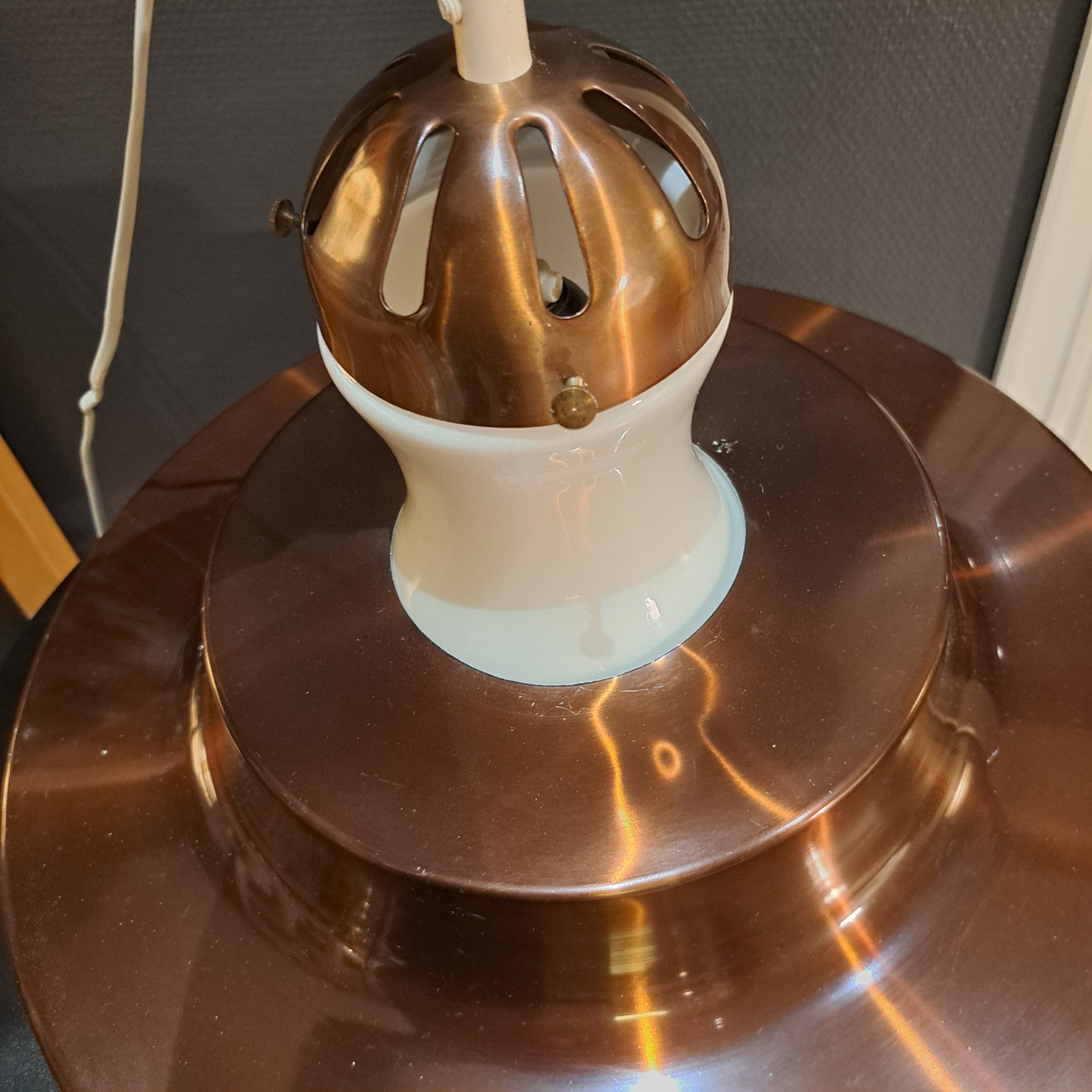 Ker-Lux Oy, vintage, riippuvalaisin