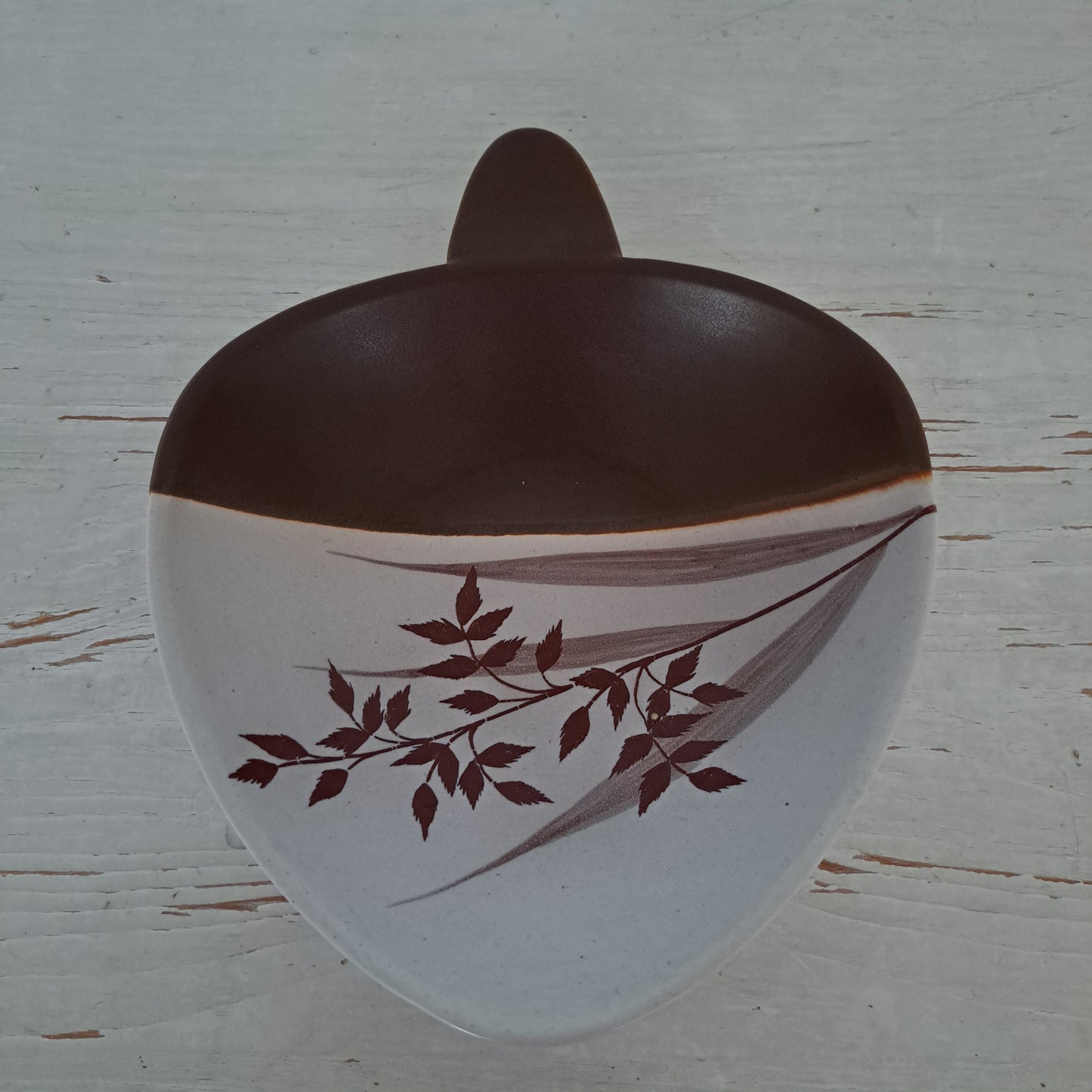 Kupittaan savi, "sydän" kulho, valko-ruskea