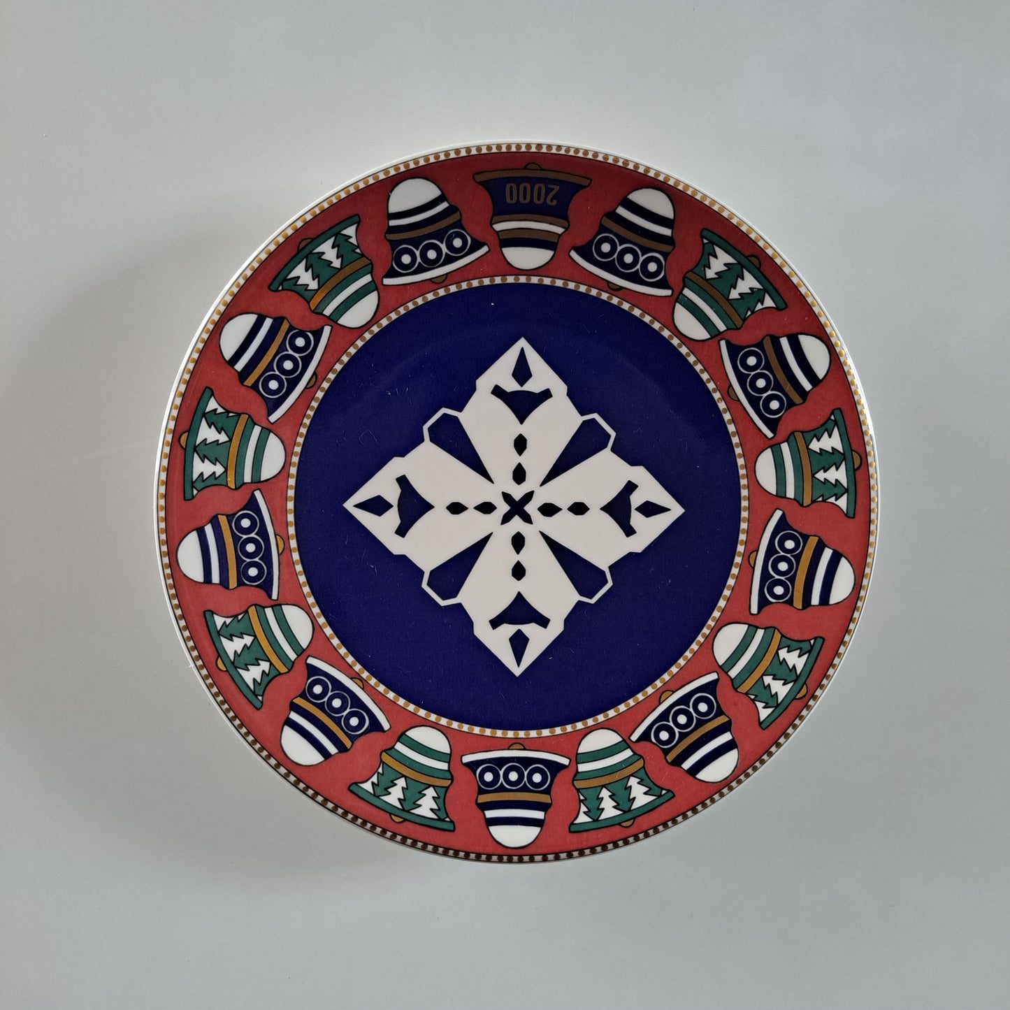 Arabia Christmas Plate, Snow Crystal, 2000