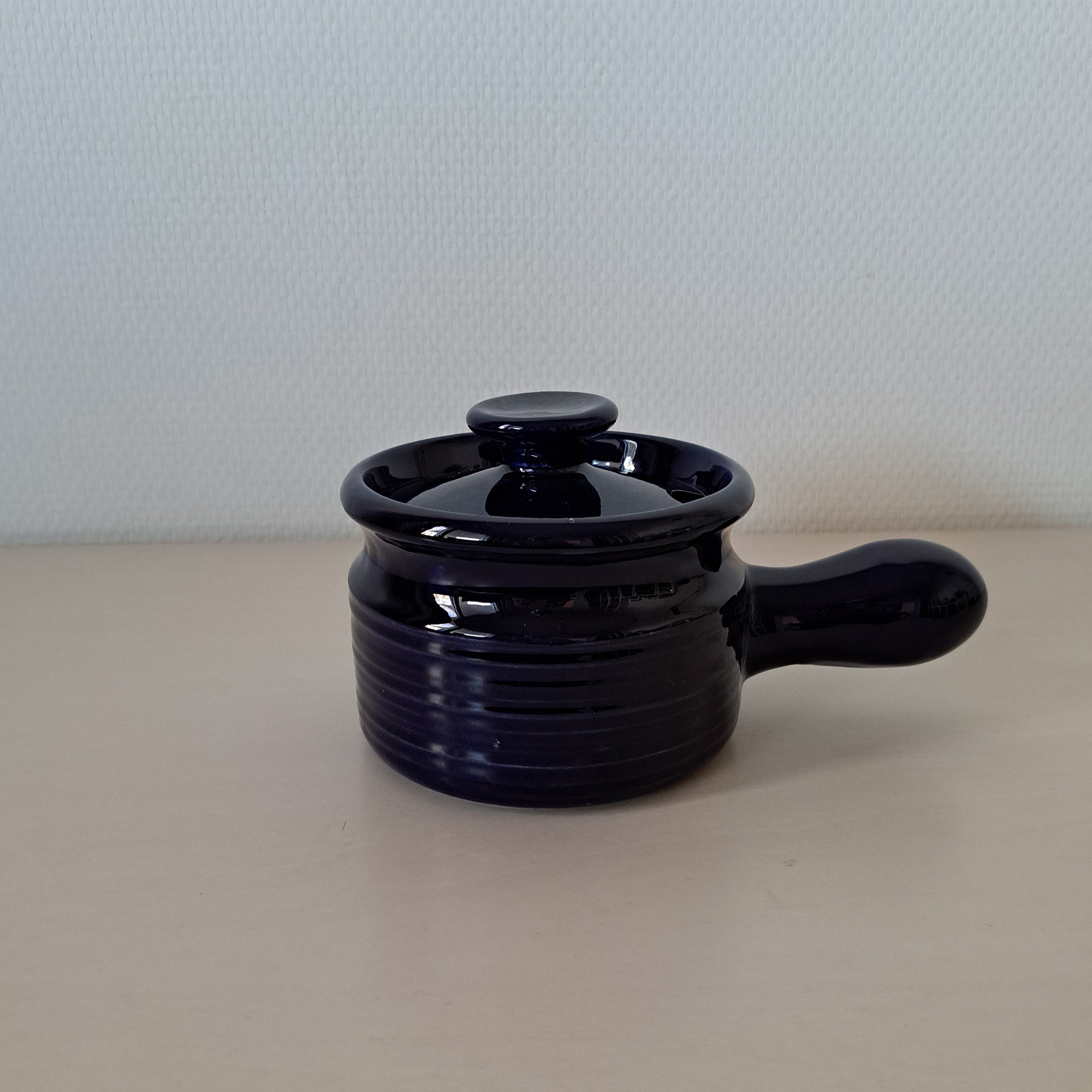 Kupittaan clay, small pot, with lid