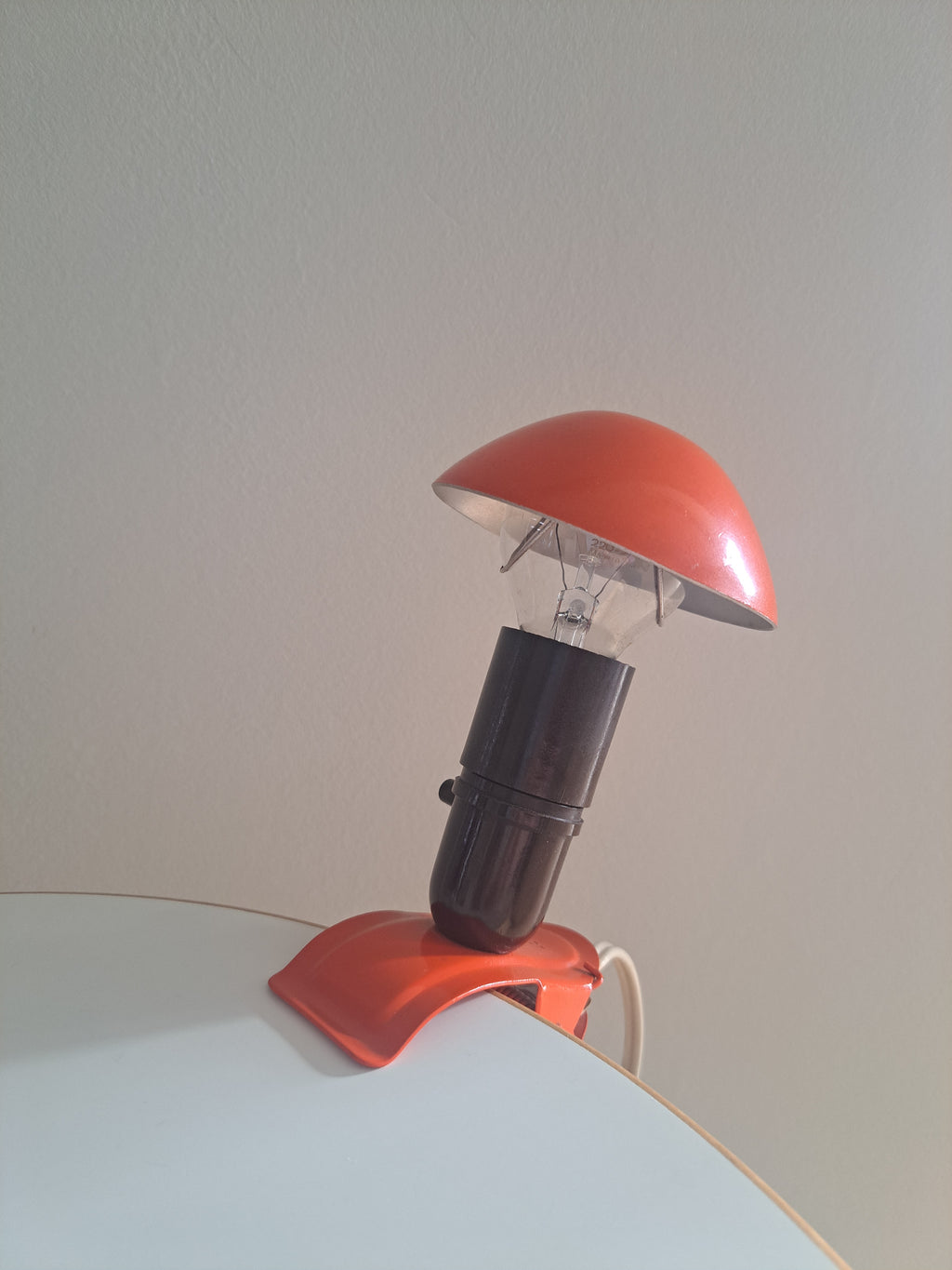 Valinte, vintage, seinävalaisin