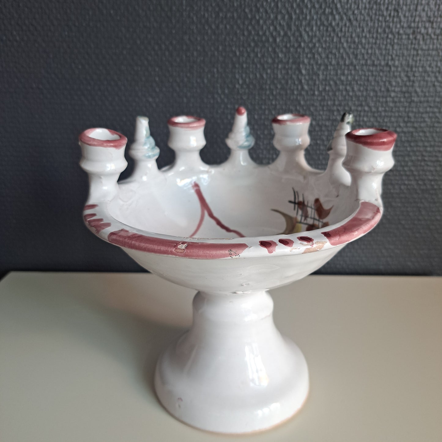 Kynttilänjalka ja kulho