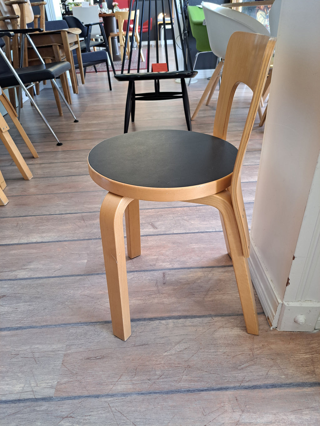 Artek 65 tuoli – Alvar Aalto