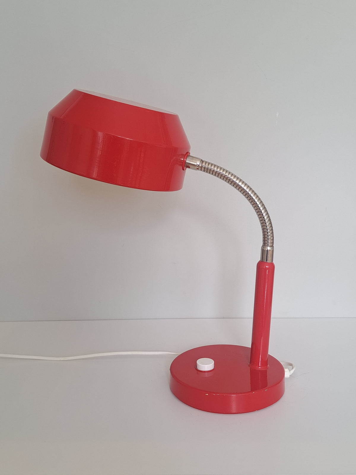 Valinte 24196 -pöytävalaisin, punainen
