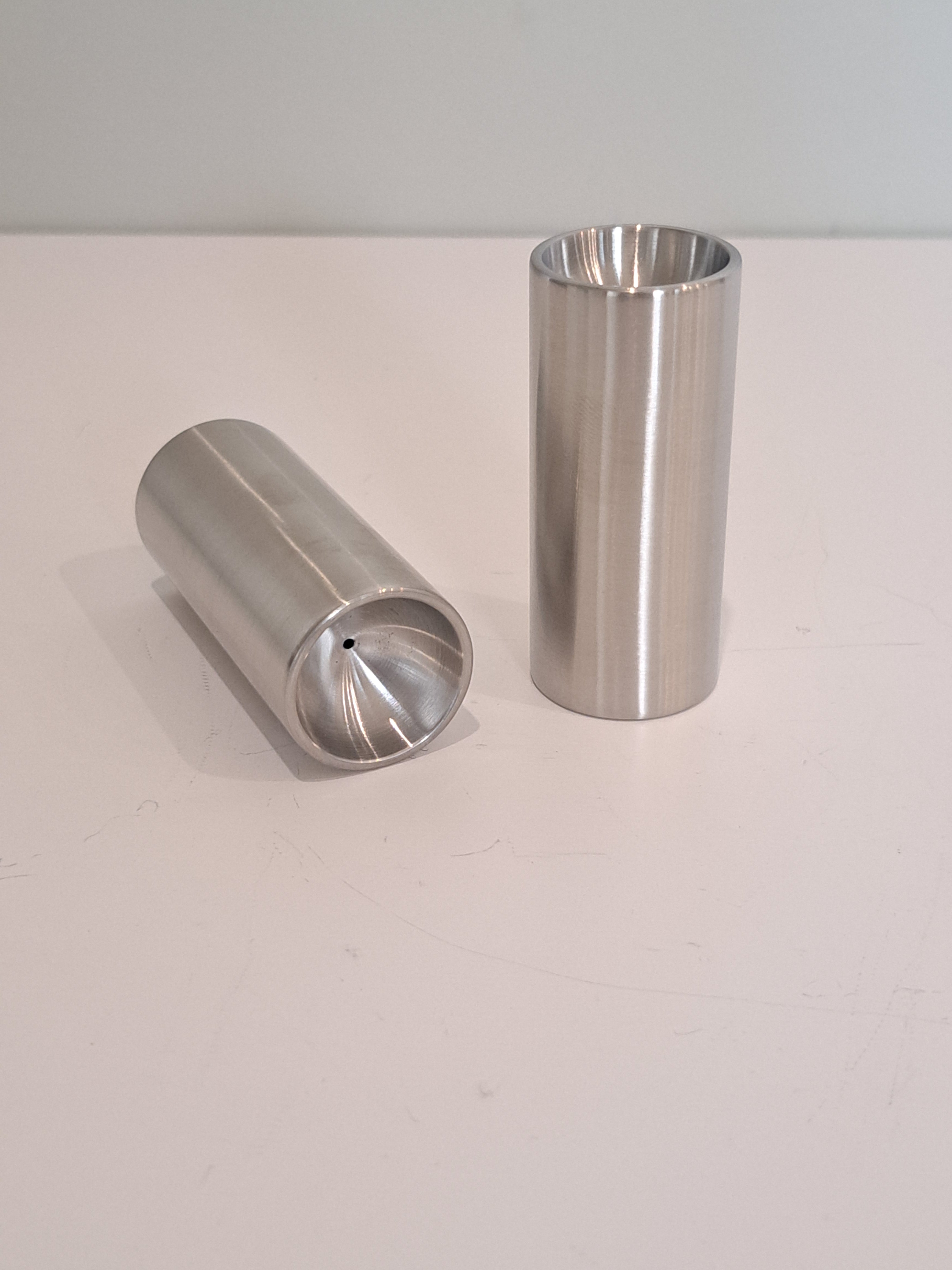 Stelton Cylinda-line suola- ja pippurisirotinsetti, Arne Jacobsen