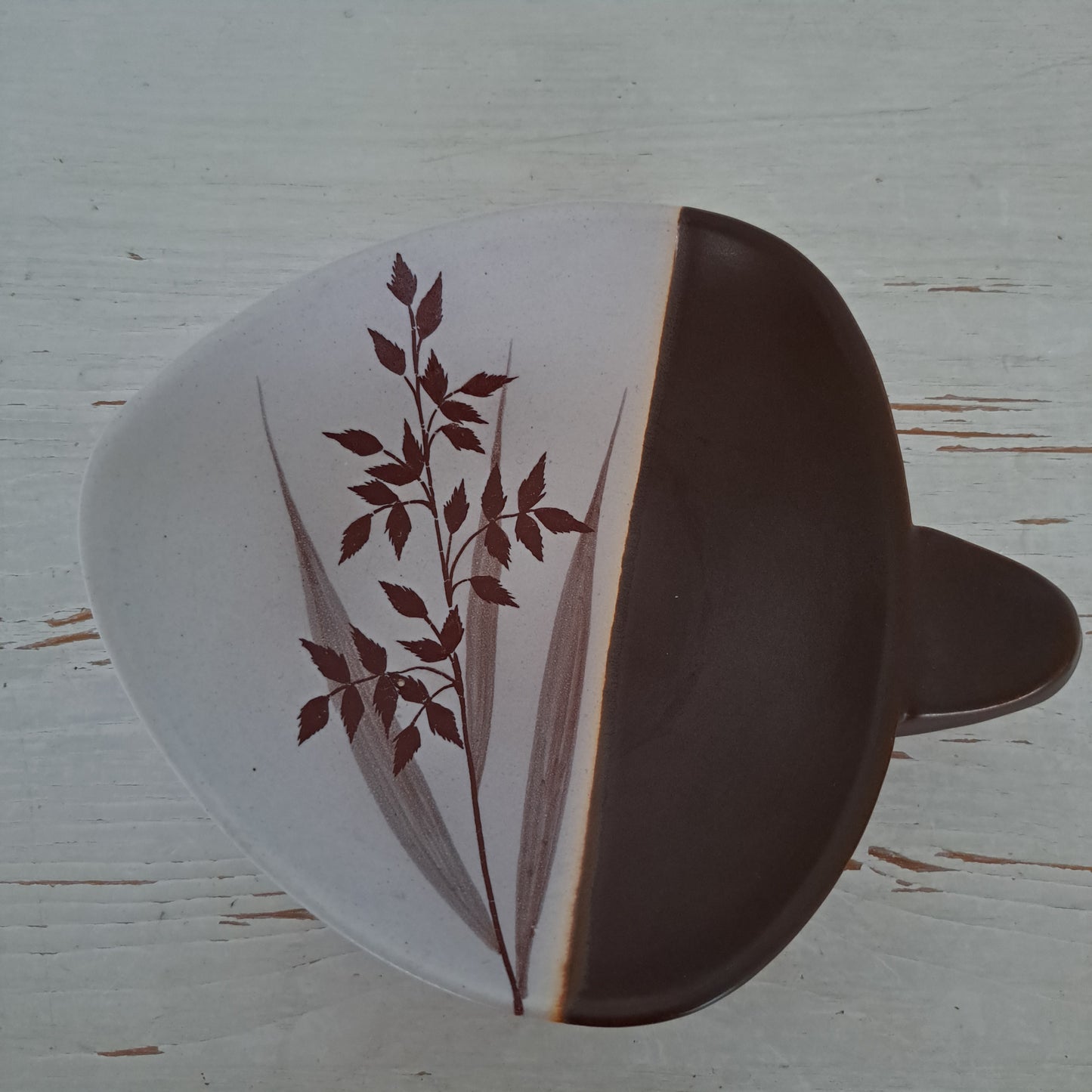 Kupittaan savi, "sydän" kulho, valko-ruskea