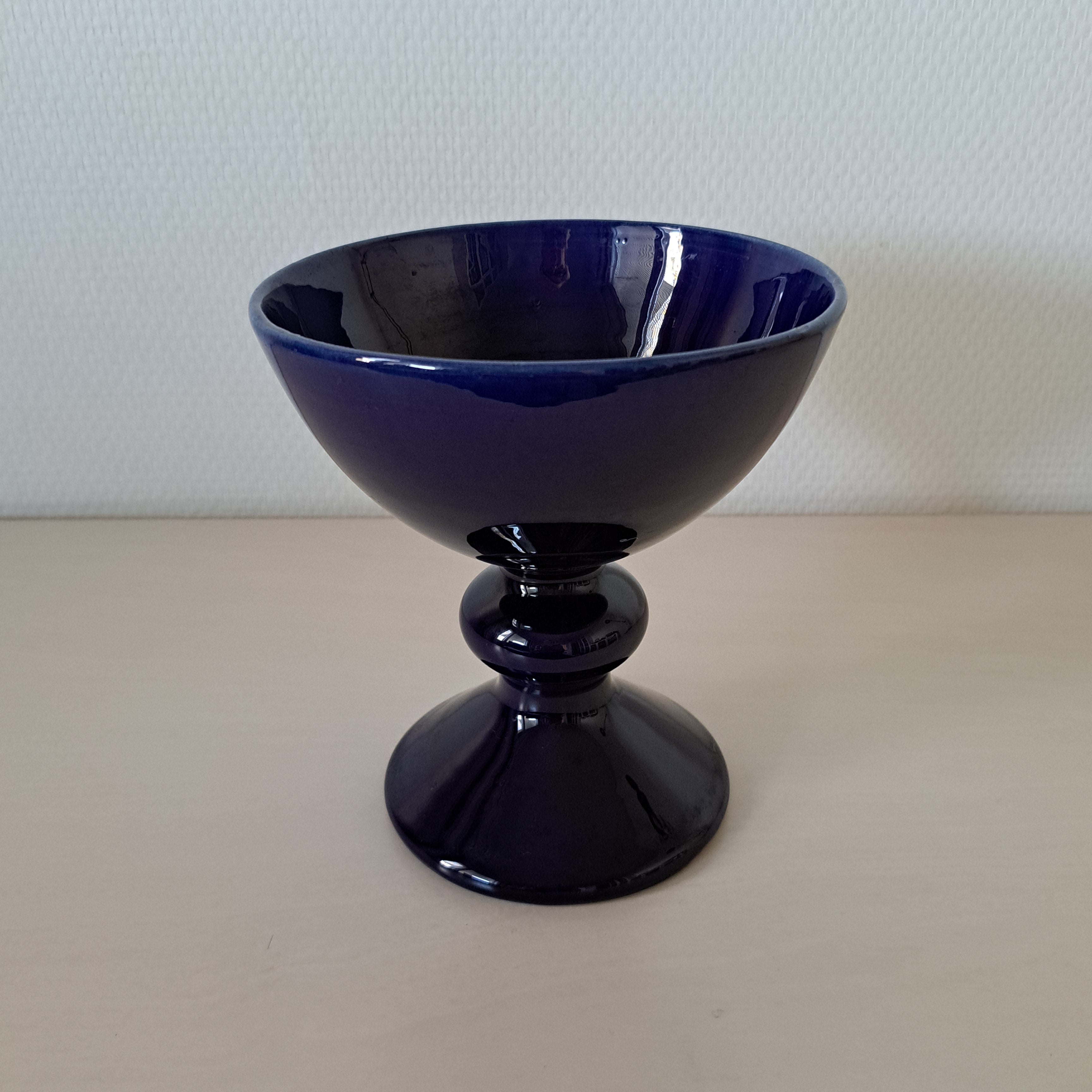 Kupittaan clay, footed bowl
