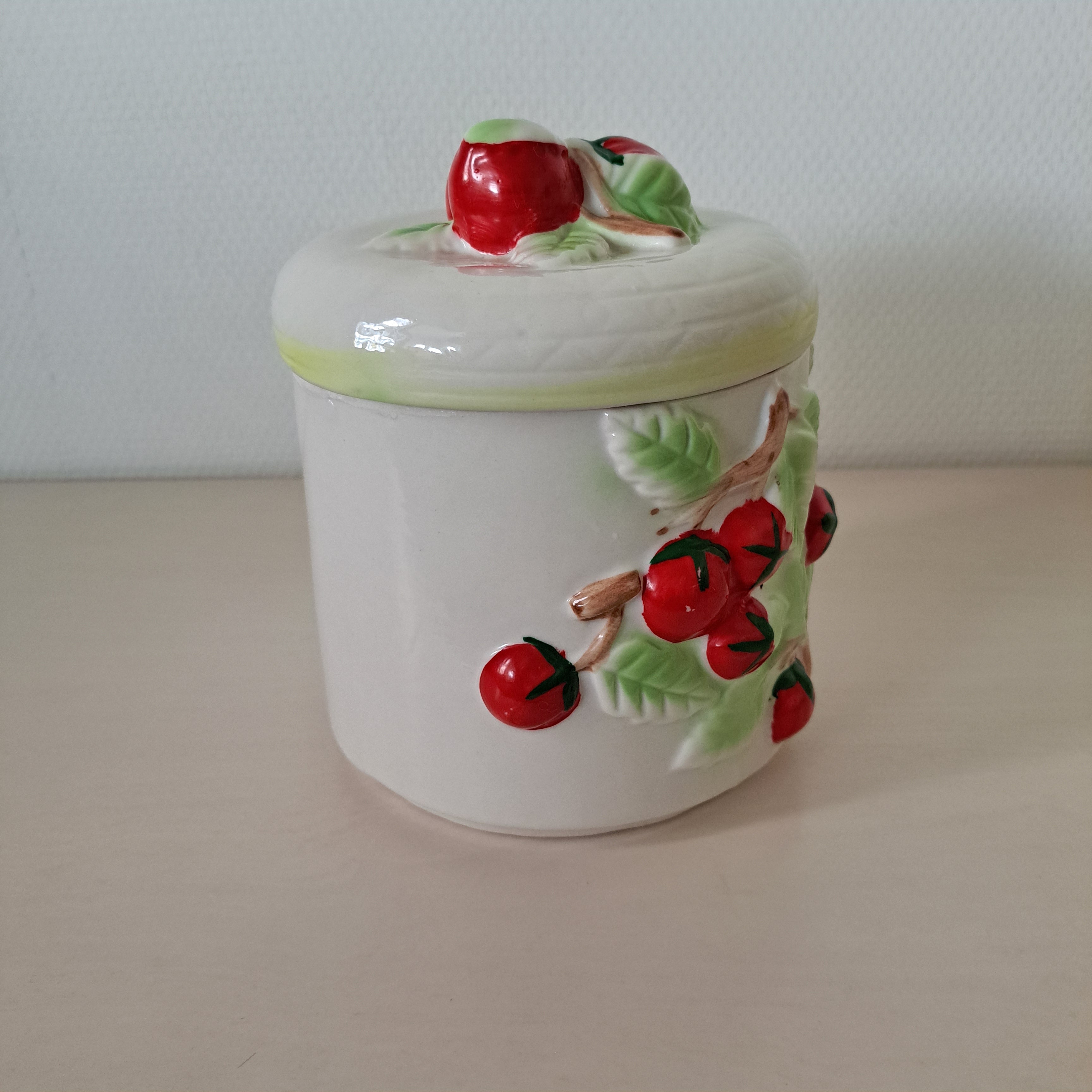 Jar with lid, fruit decoration, L
