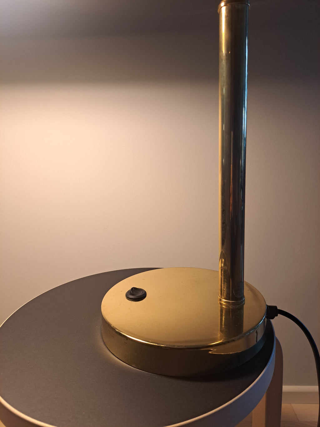 KT-Valaistus, pöytävalaisin, messinki