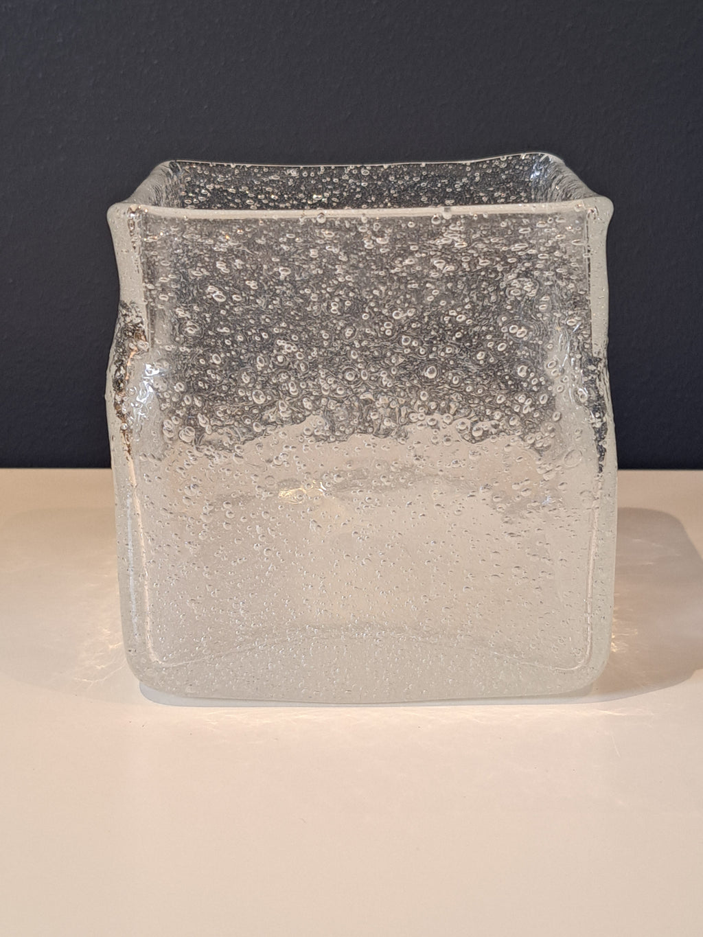 Nuutajärven Lasi Iglu-maljakko, Oiva Toikka