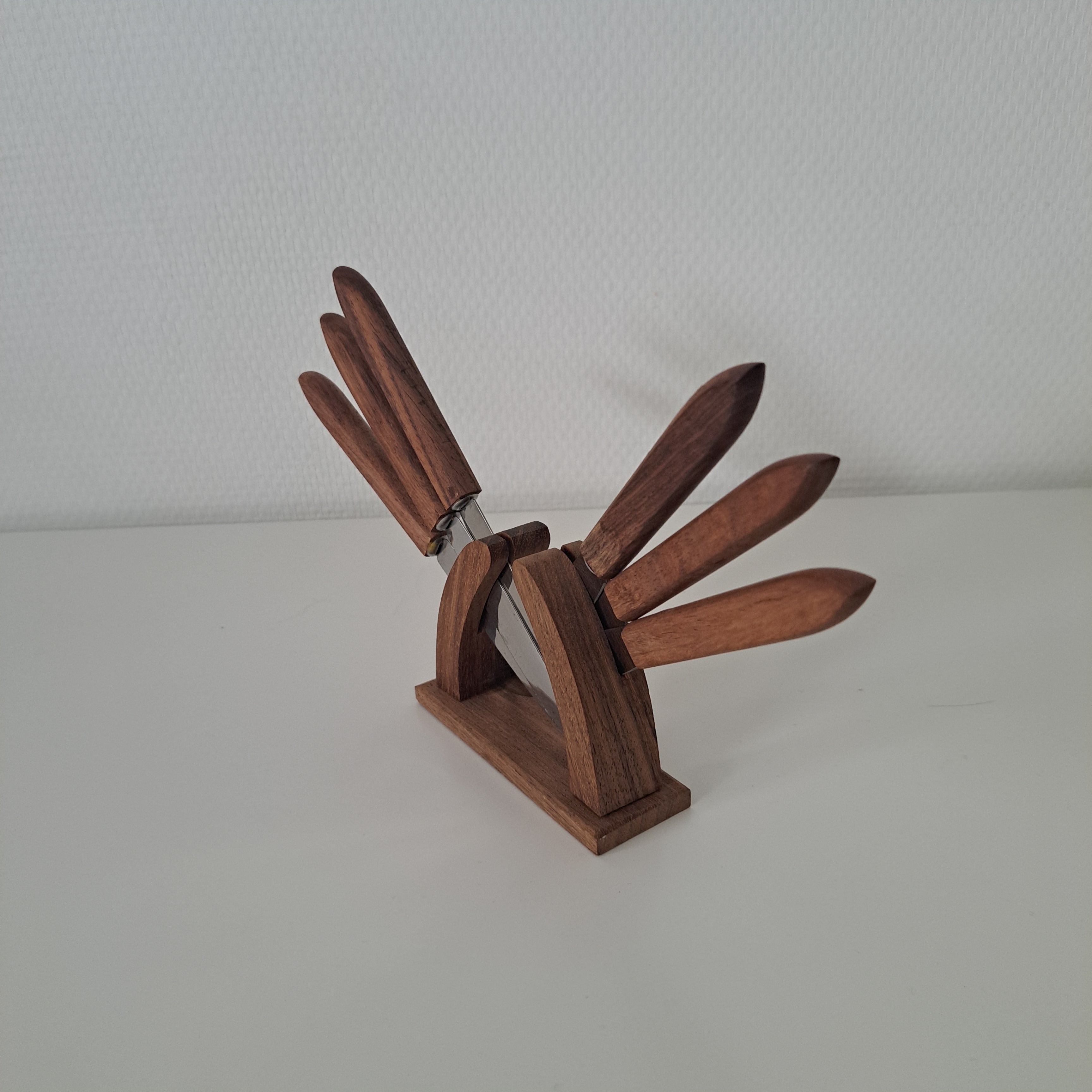 Teak, hedelmäveitset