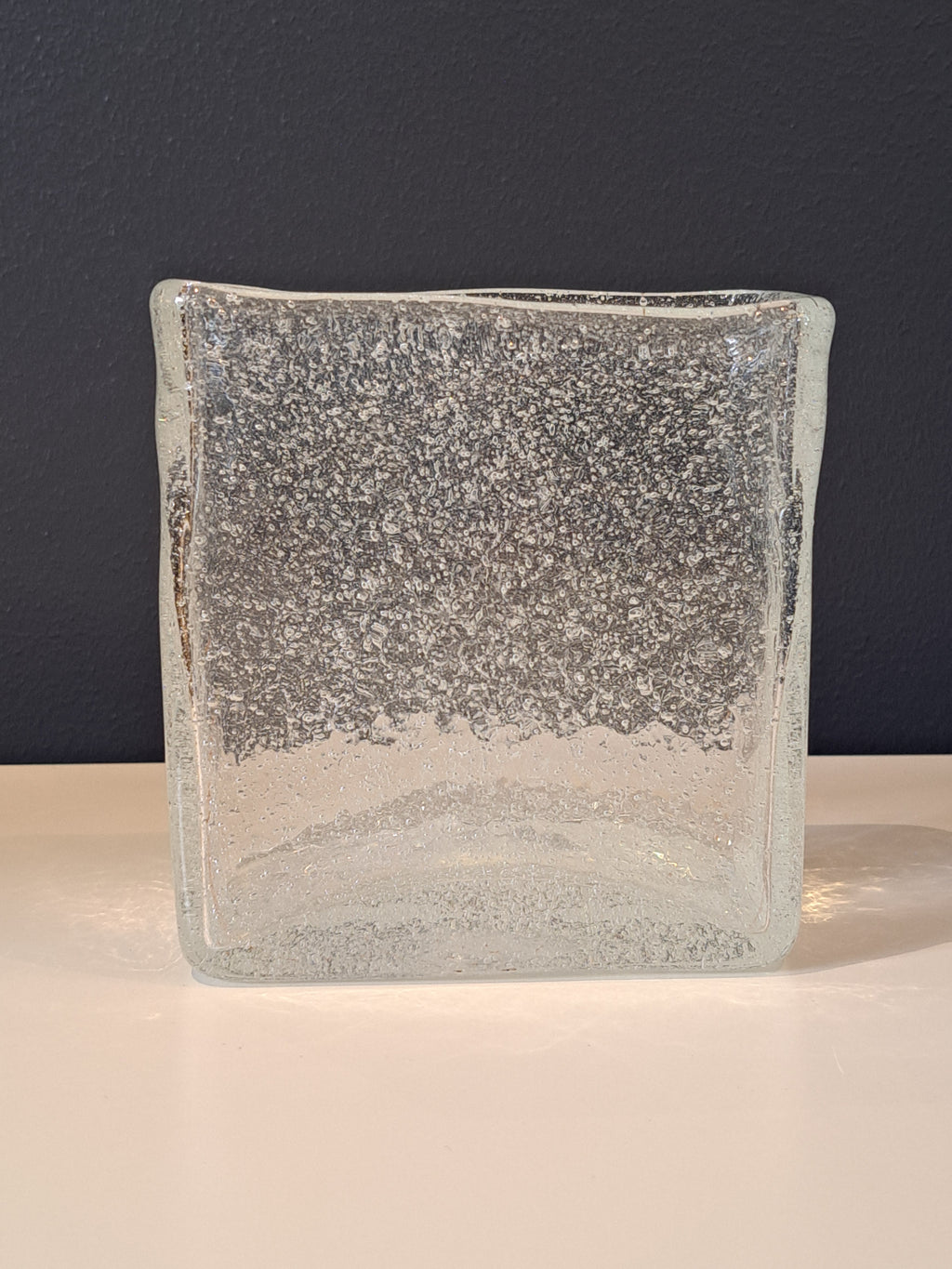 Nuutajärven Lasi 11cm korkea Iglu-maljakko, Oiva Toikka