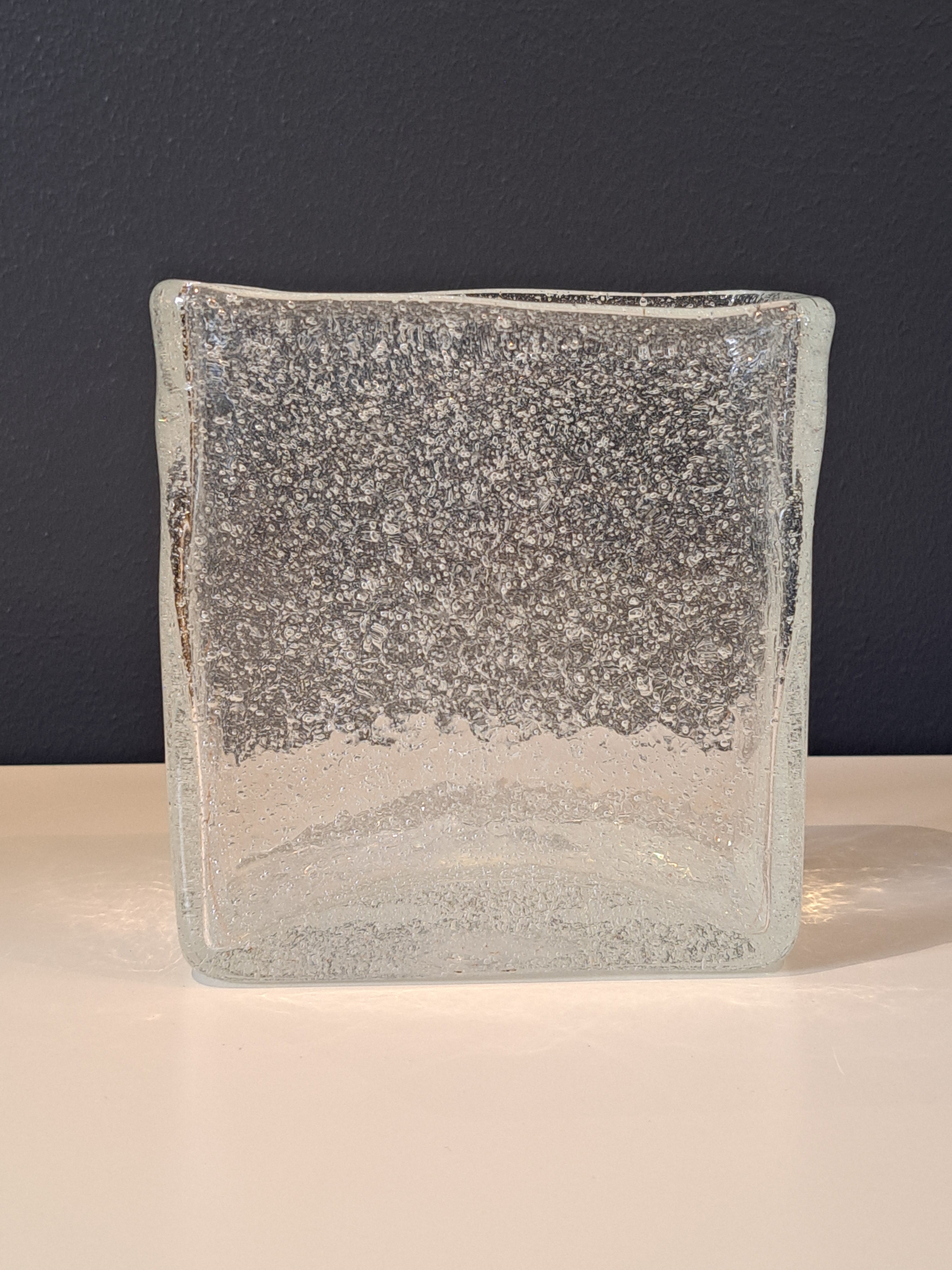 Nuutajärven Lasi 11cm korkea Iglu-maljakko, Oiva Toikka