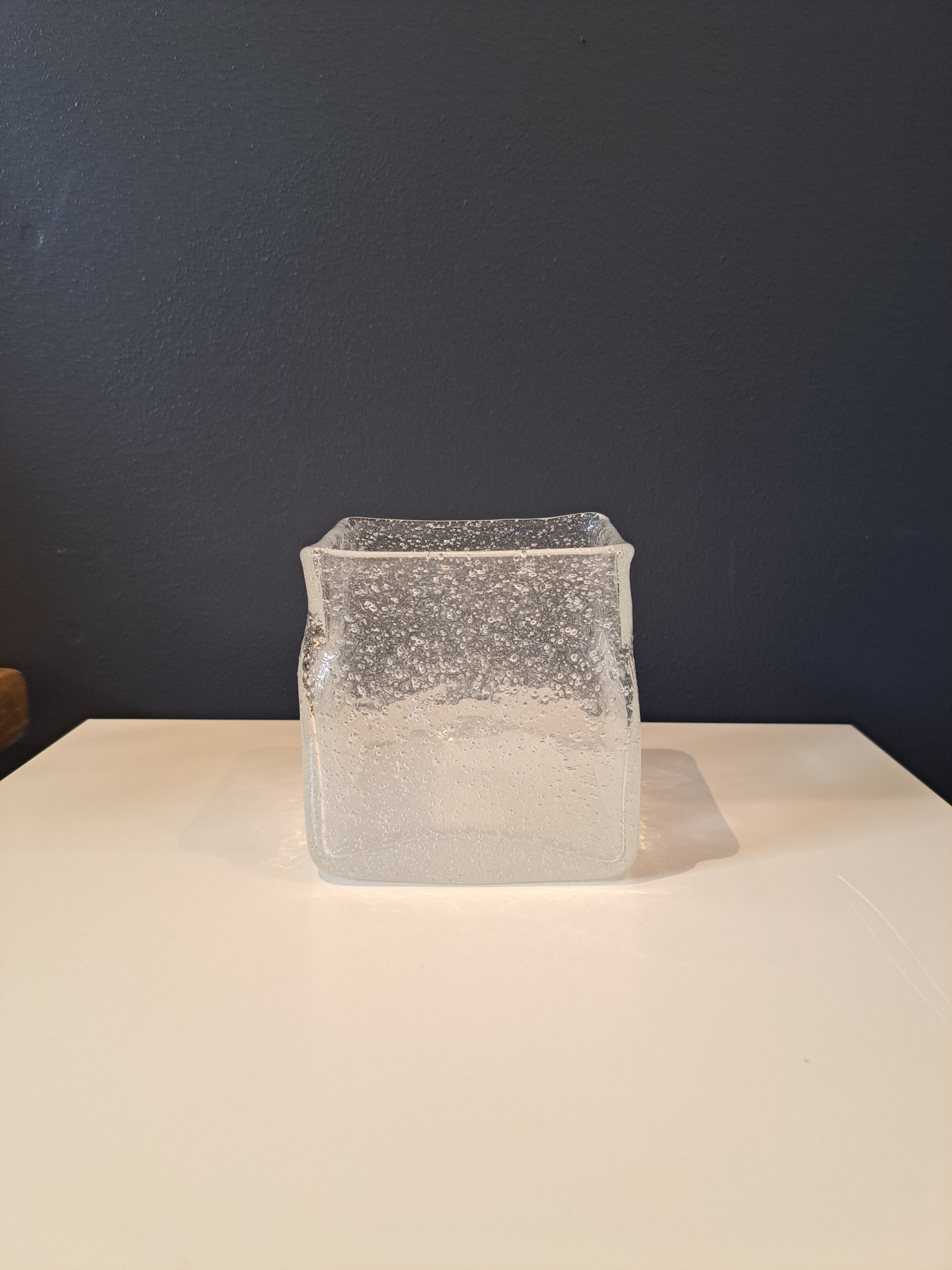 Nuutajärven Lasi Iglu-maljakko, Oiva Toikka