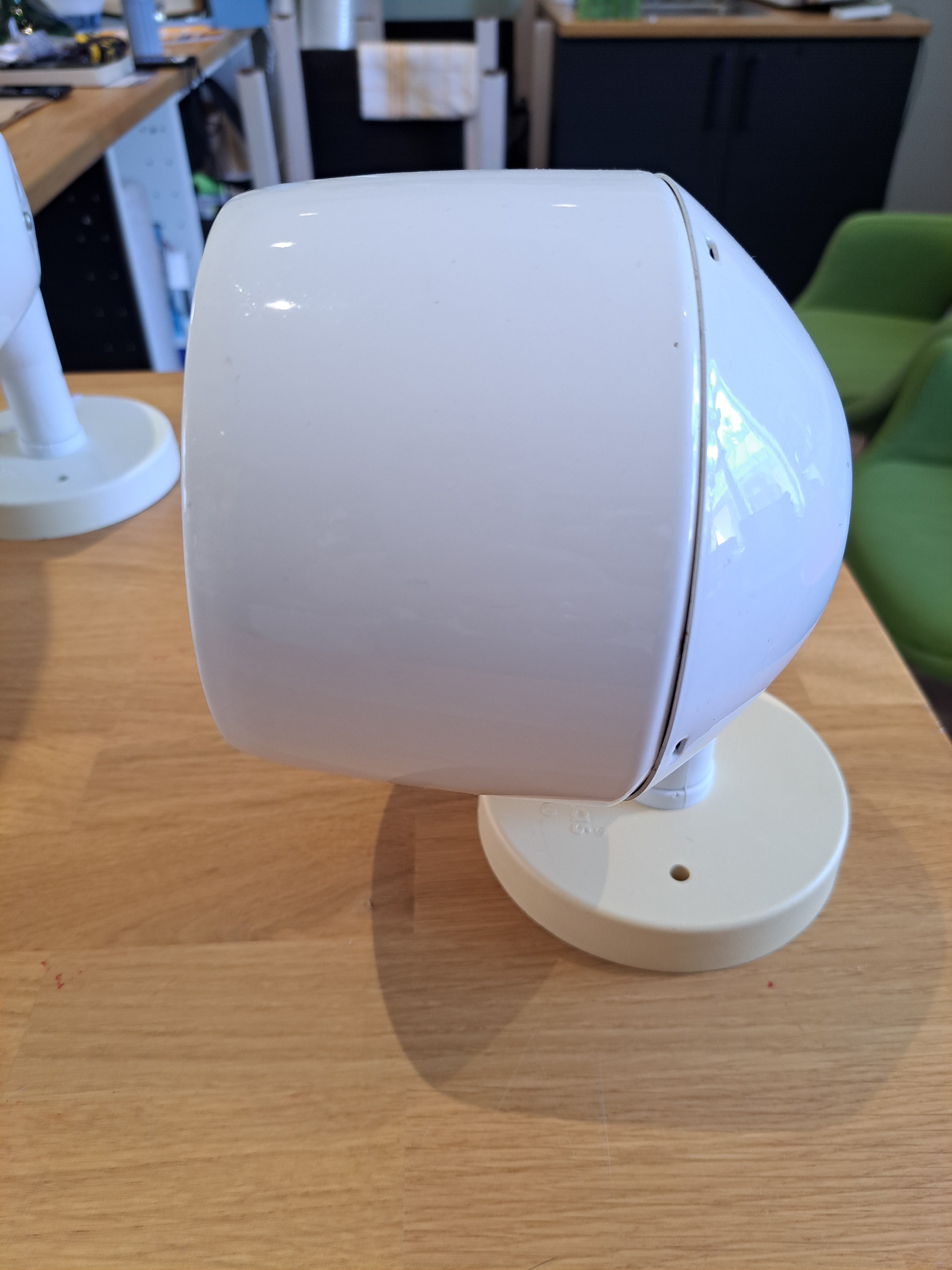 Lampukas 22450 seinävalaisin 2 kpl