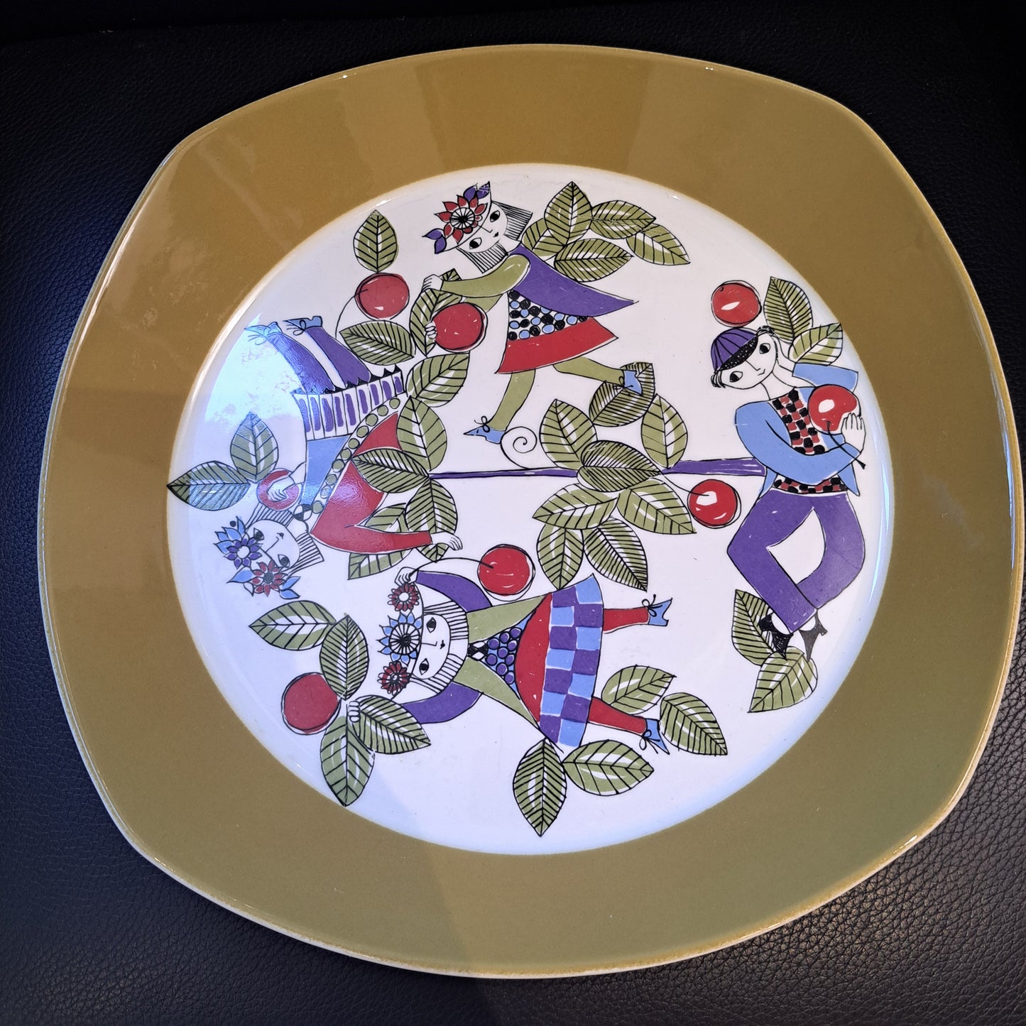 Turi-Design, "Corsica" tarjoilulautanen