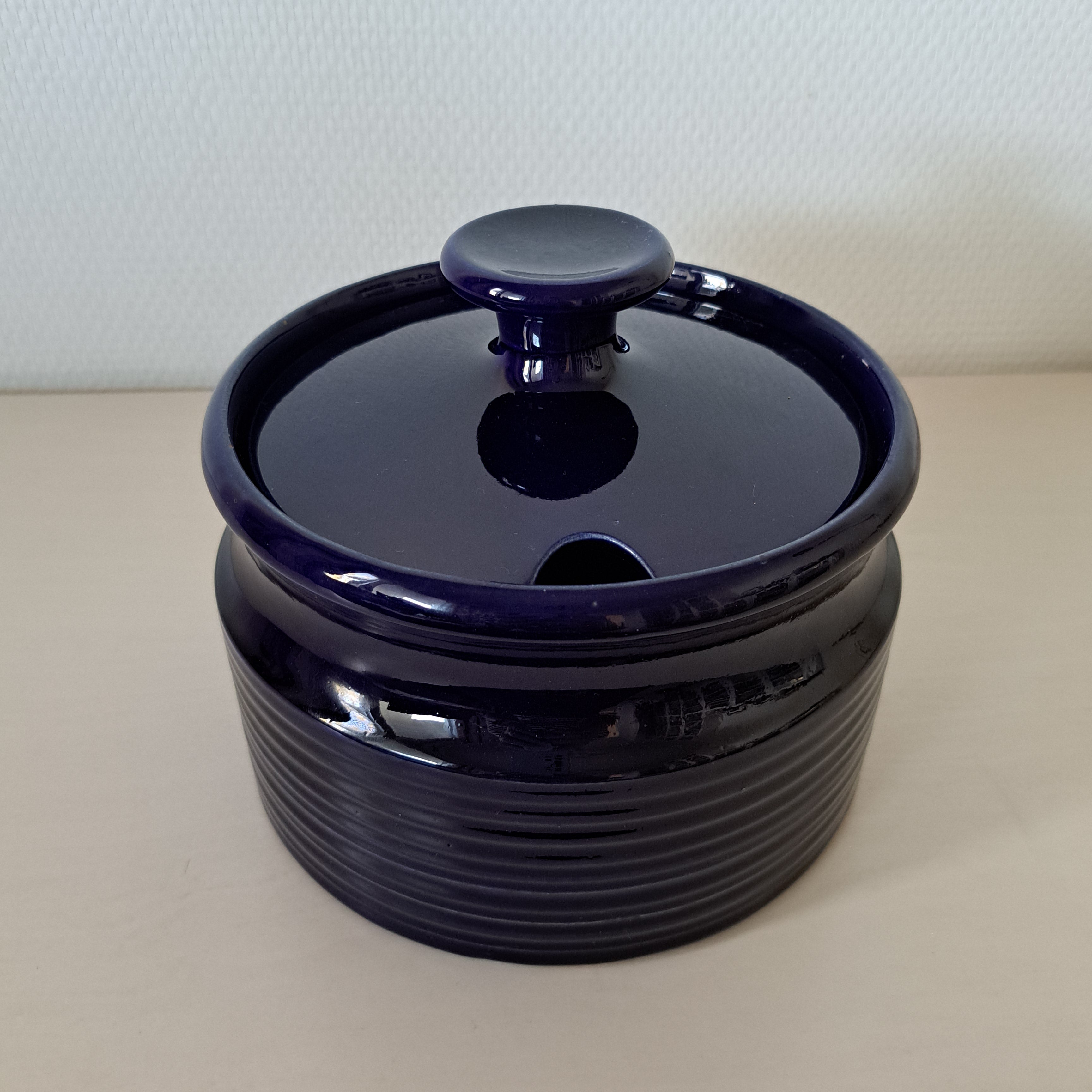 Kupittaan clay, large soup bowl, with lid