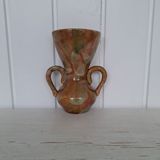 Kupittaan savi, seinämaljakko, ruskea