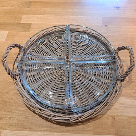 Rustiikkinen tarjoiluastia