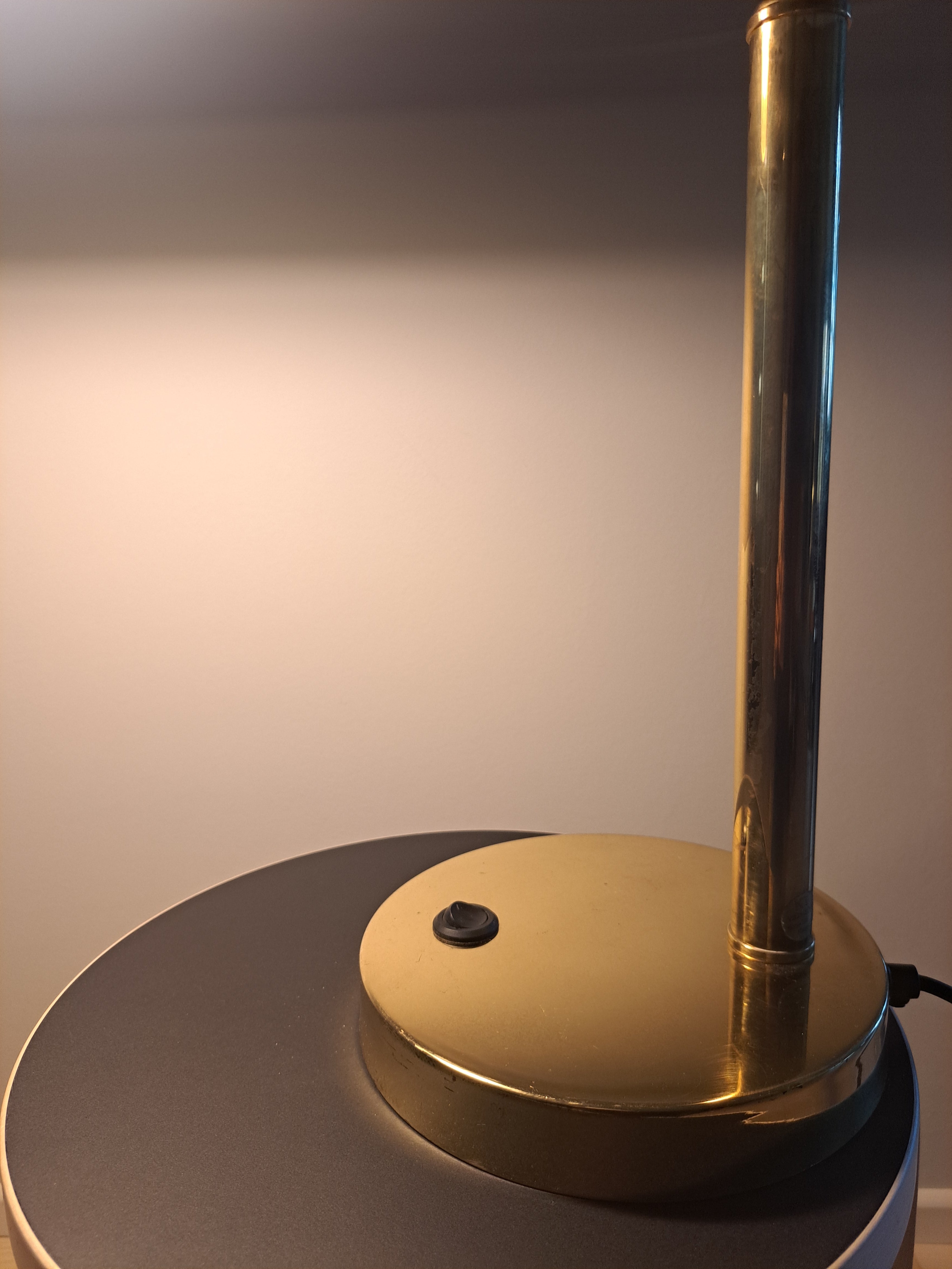 KT-Valaistus, pöytävalaisin, messinki