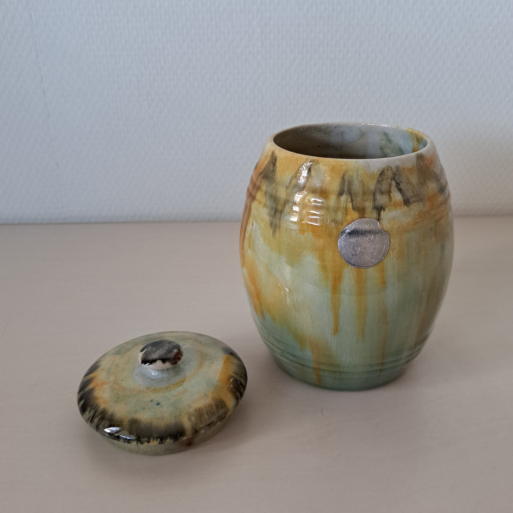 Kupittaan clay, barrel jar, with lid