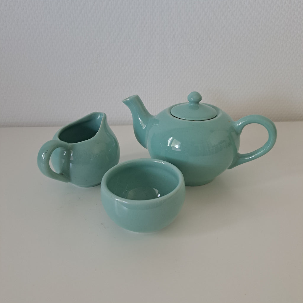 Kupittaan clay, teapot+creamer+sugar bowl