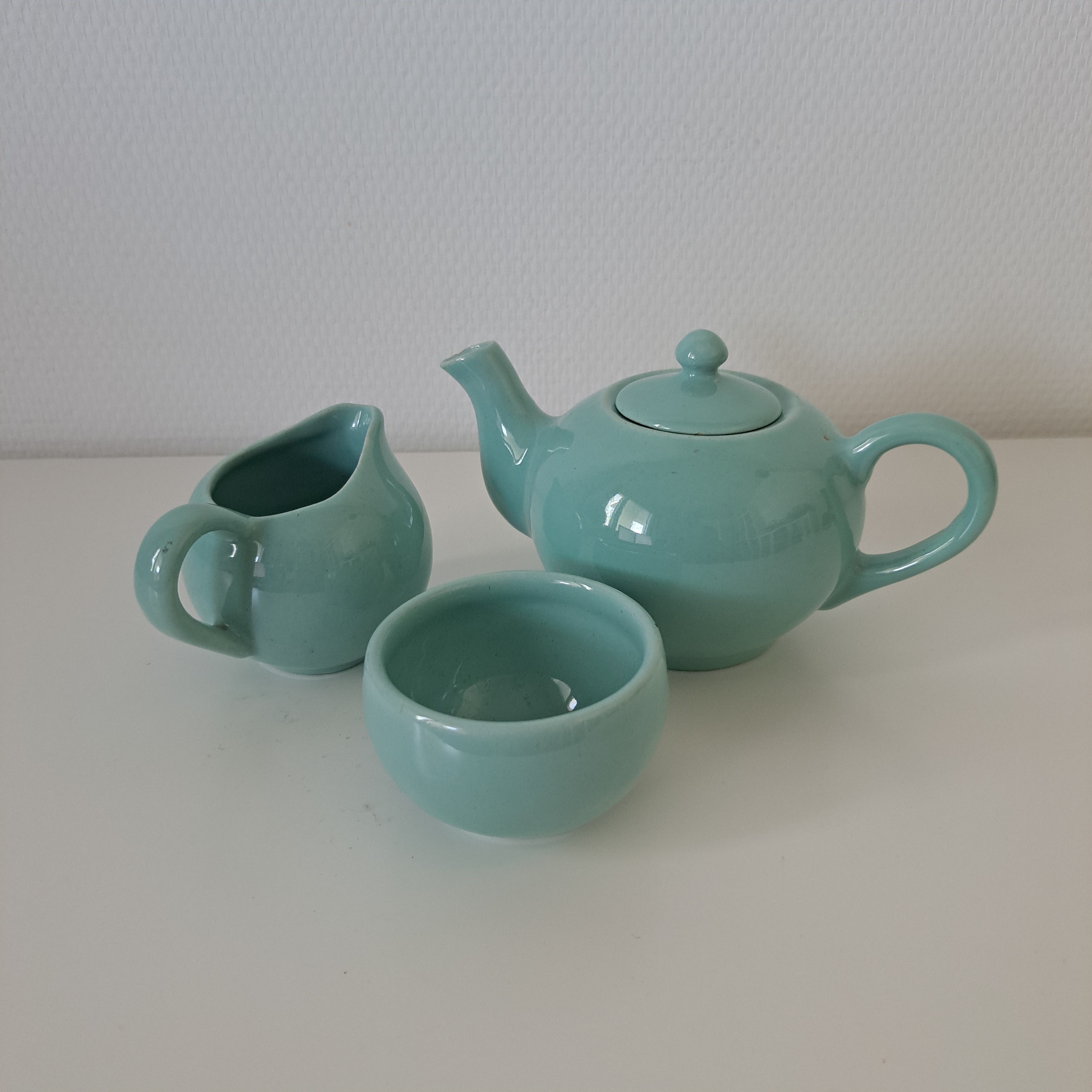 Kupittaan clay, teapot+creamer+sugar bowl