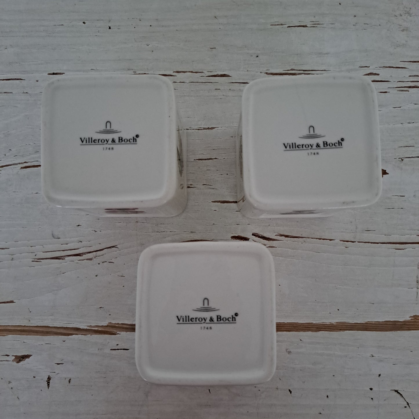 Villeroy & Boch, hillopurkit tarjottimella