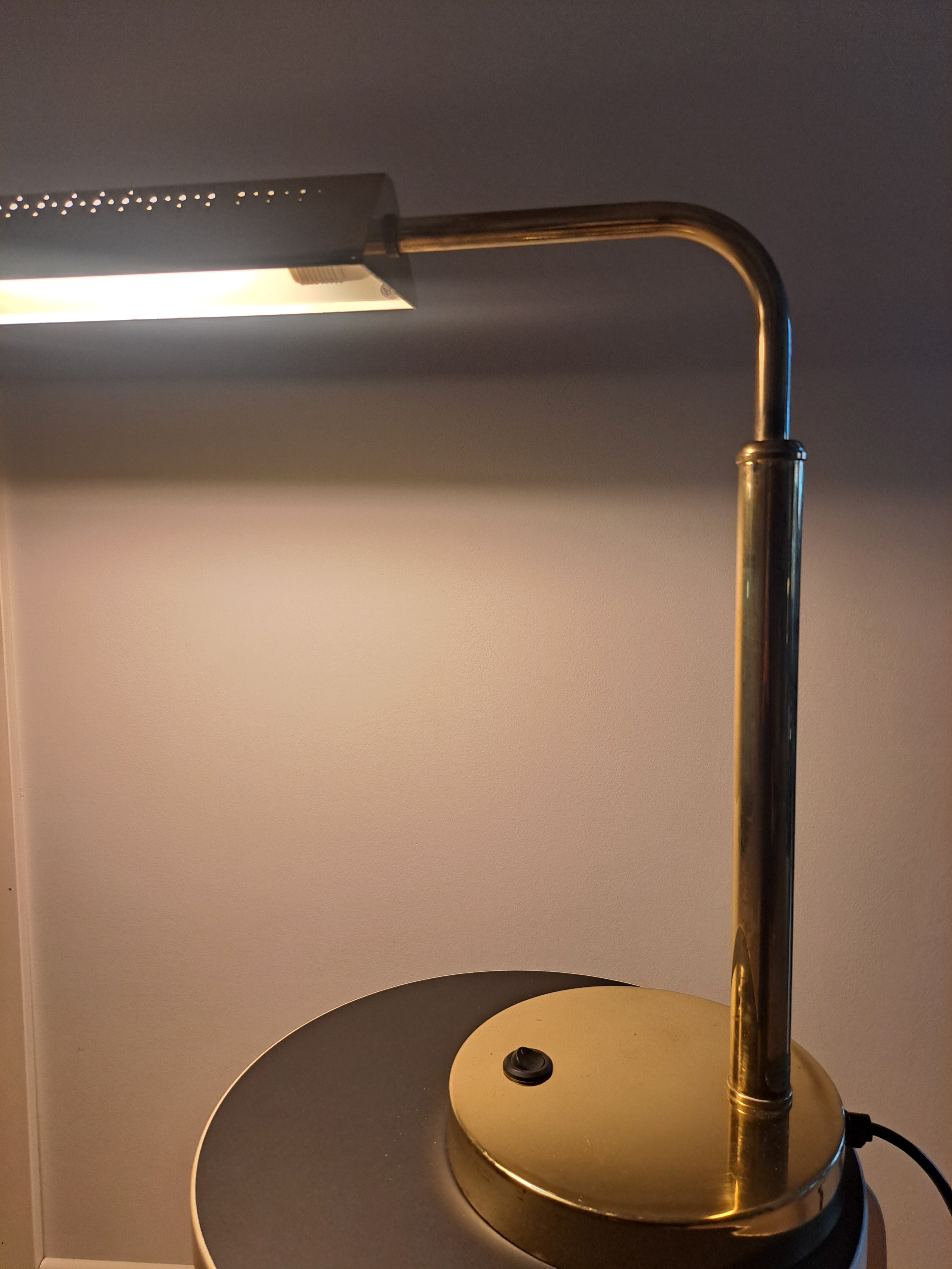 KT-Valaistus, pöytävalaisin, messinki