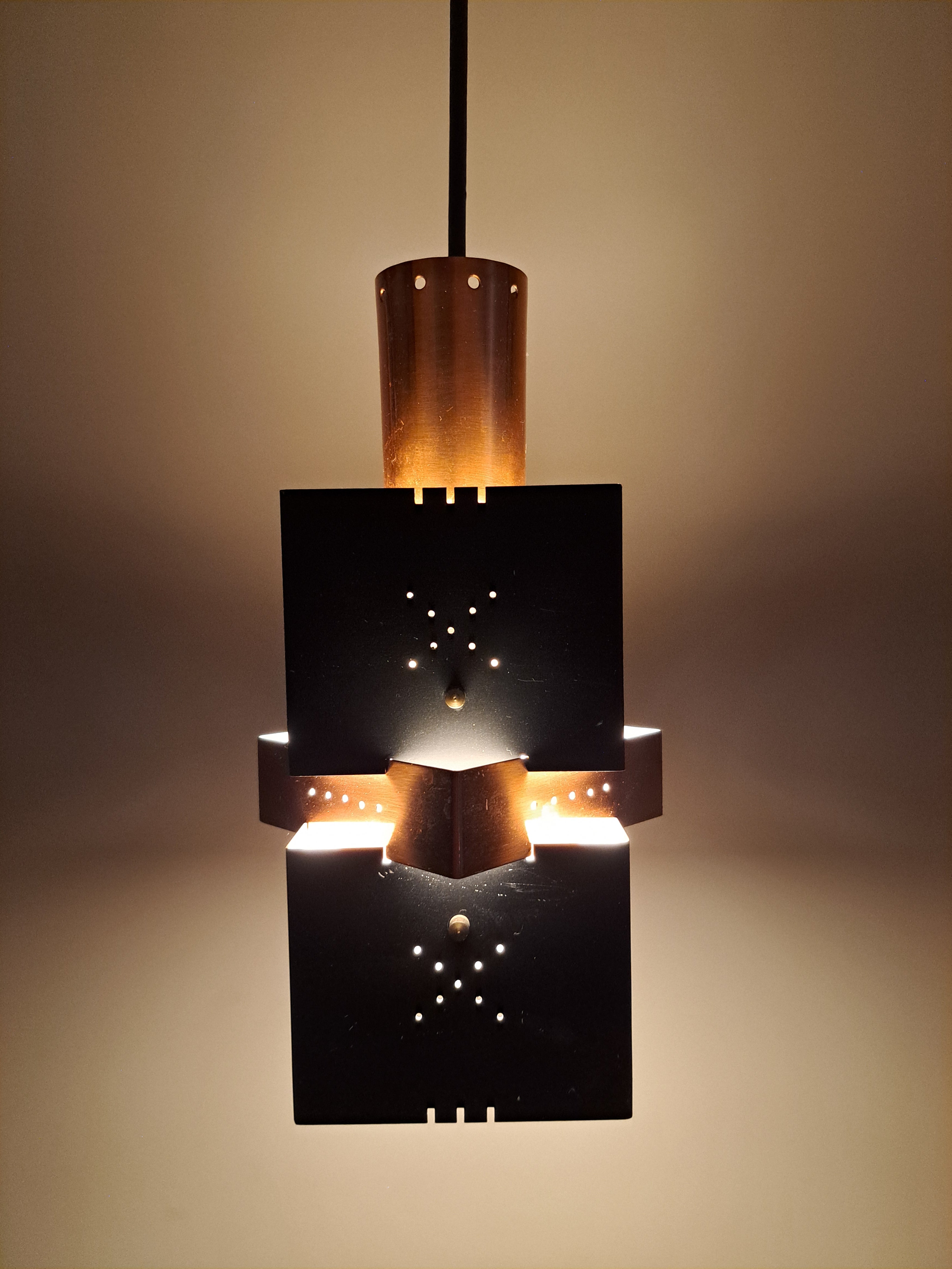 Venhola riippuvalaisin