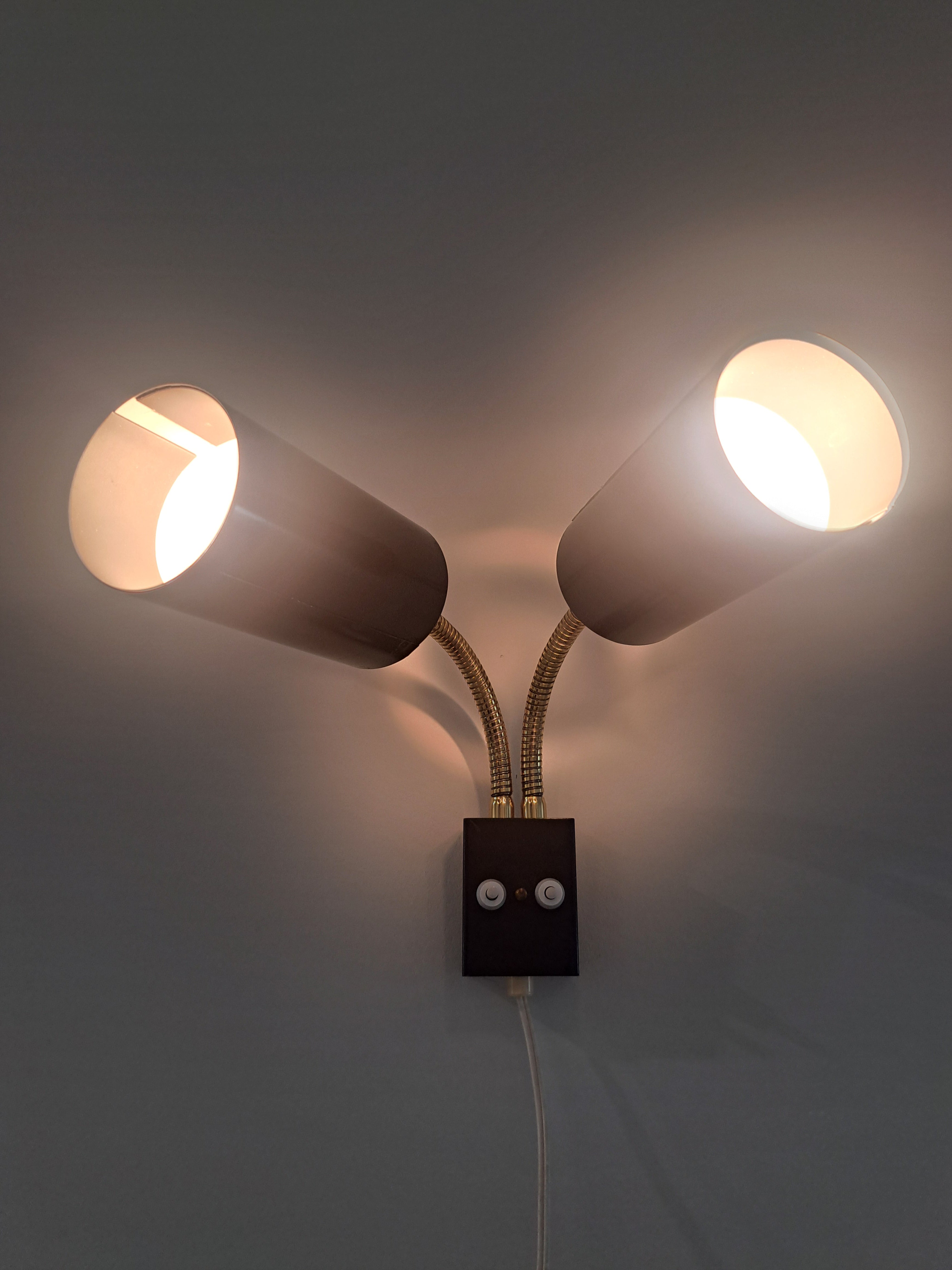 Lival Oy, vintage, seinävalaisin