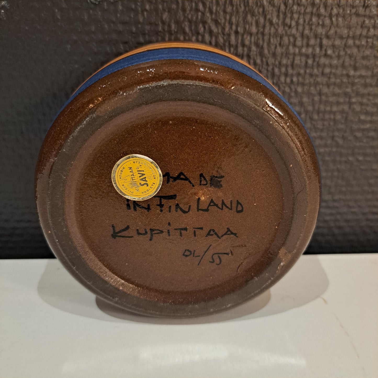 Kupittaan savi, kannellinen purnukka, raidallinen