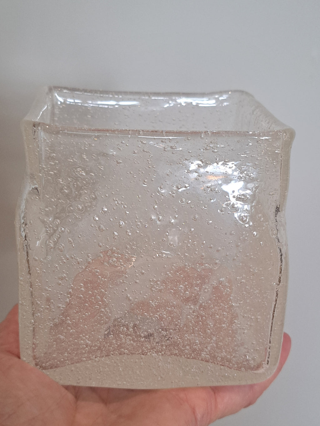 Nuutajärven Lasi Iglu-maljakko, Oiva Toikka