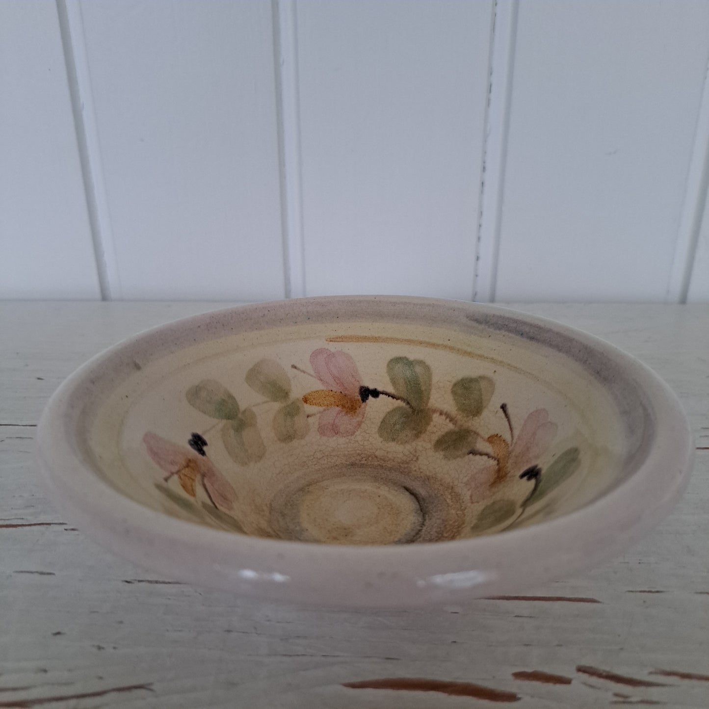 Kupittaan savi, "viilikulho", pastellisävy