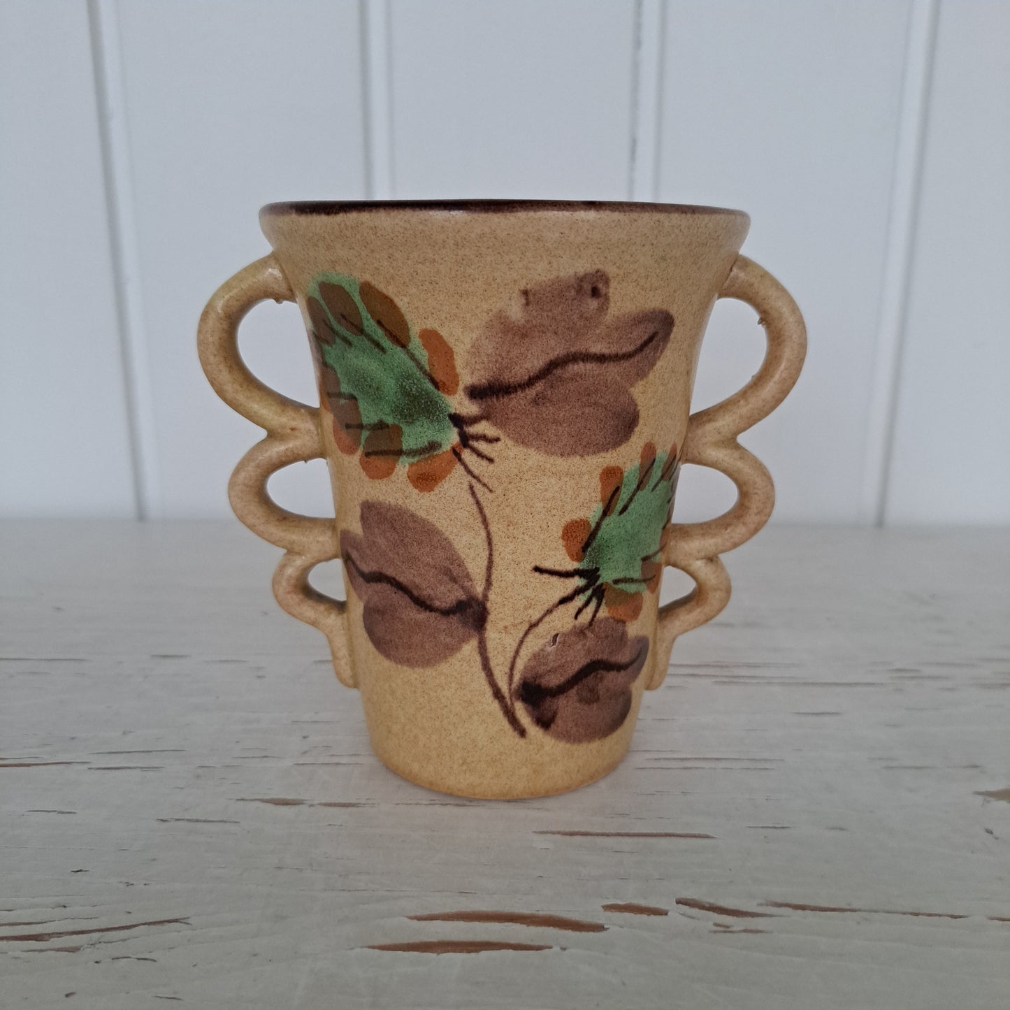 Kupittaan savi, maljakko, "sivukorvat"