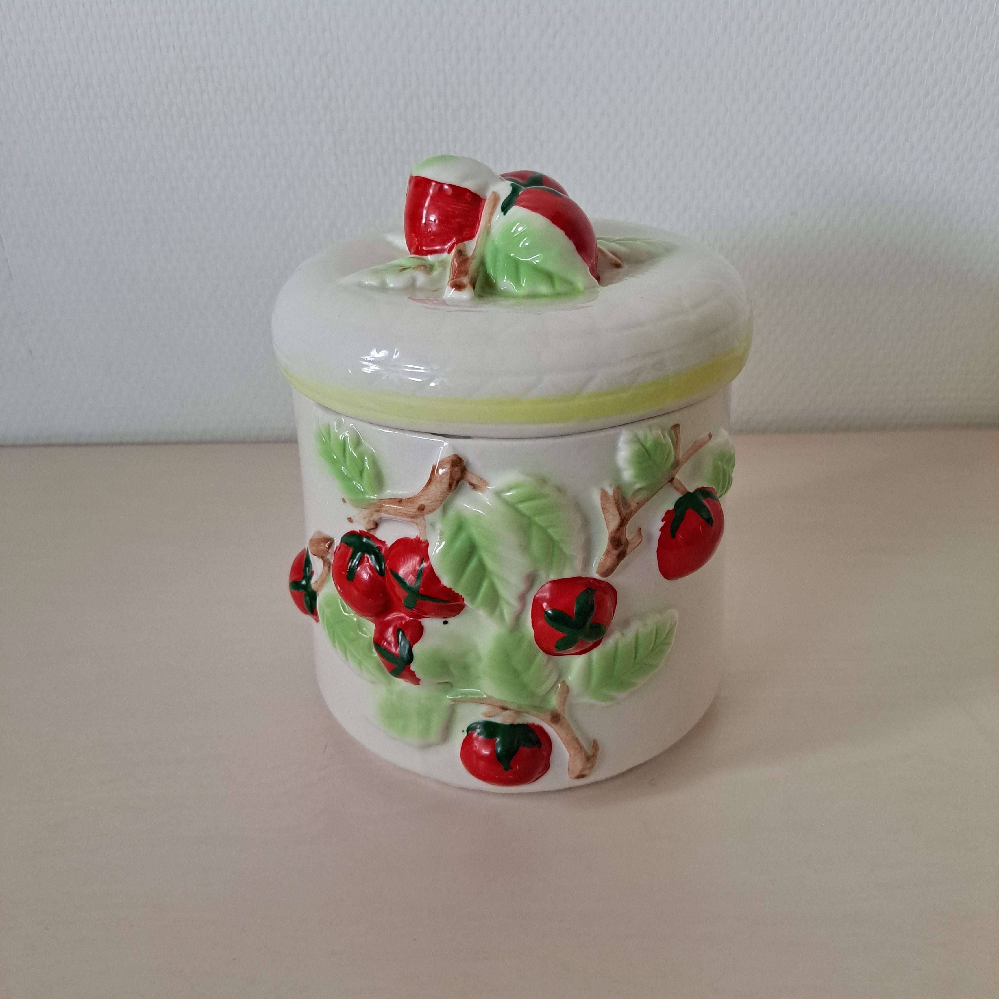 Jar with lid, fruit decoration, L