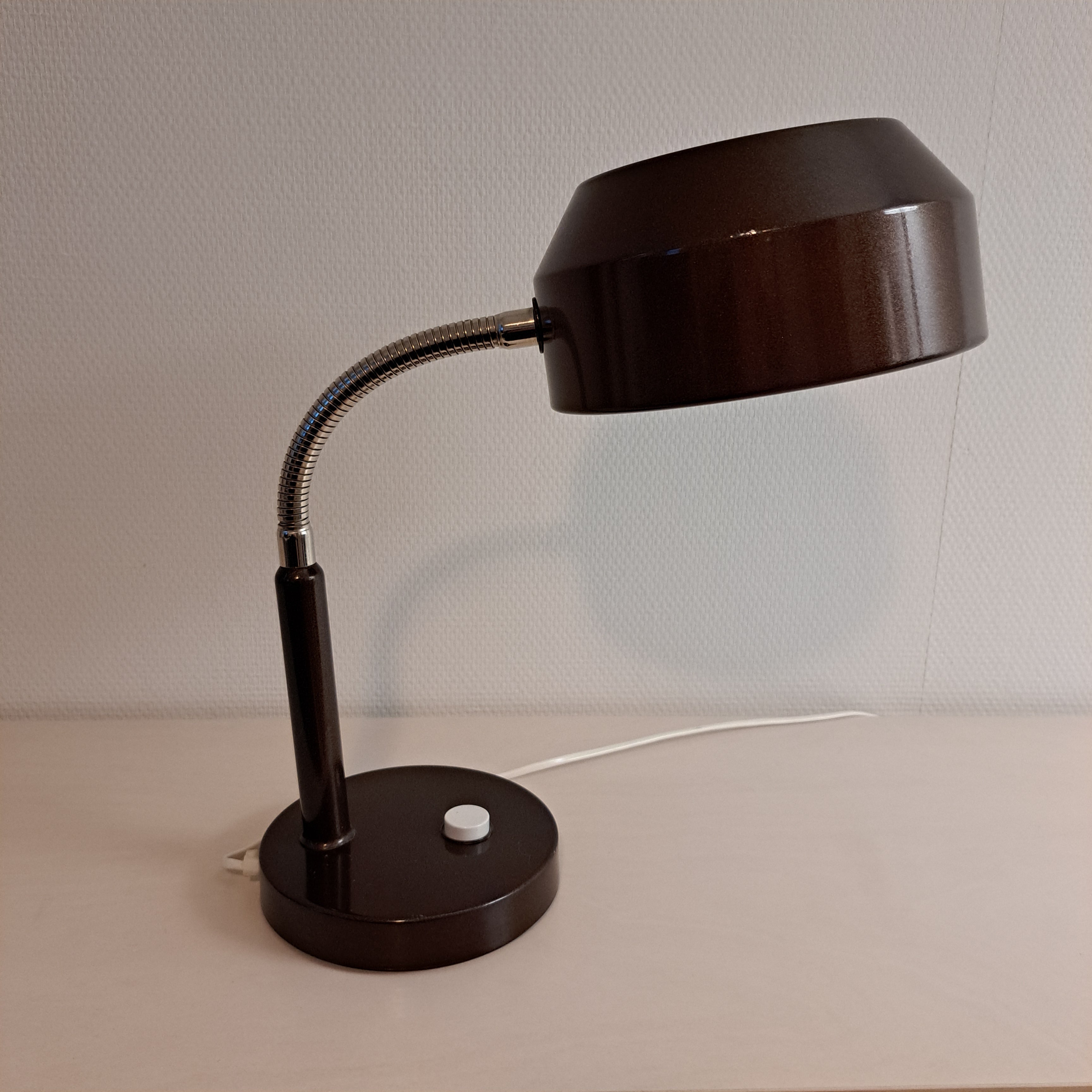 Valinte, pöytävalaisin, ruskea