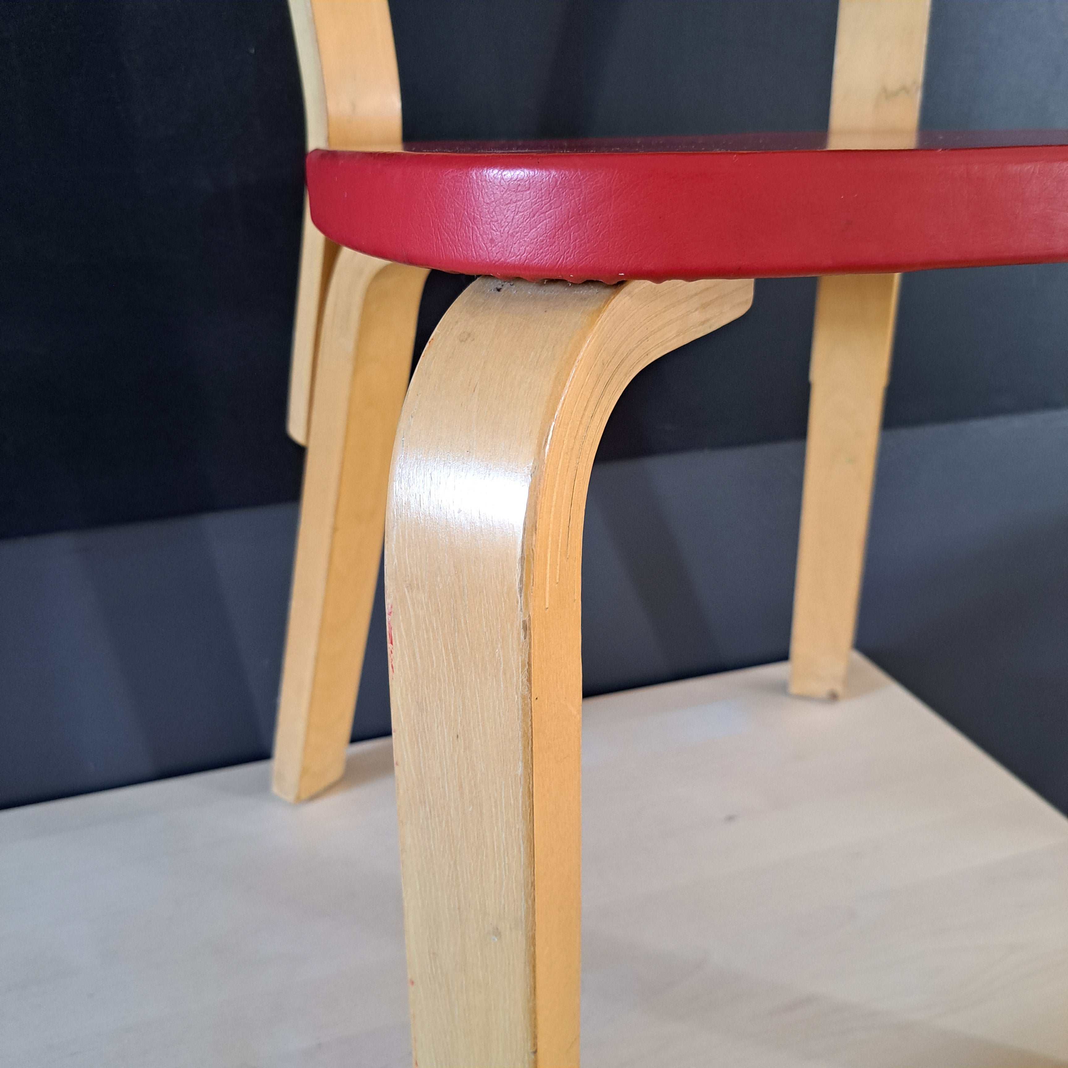 Artek, Aalto chair 69