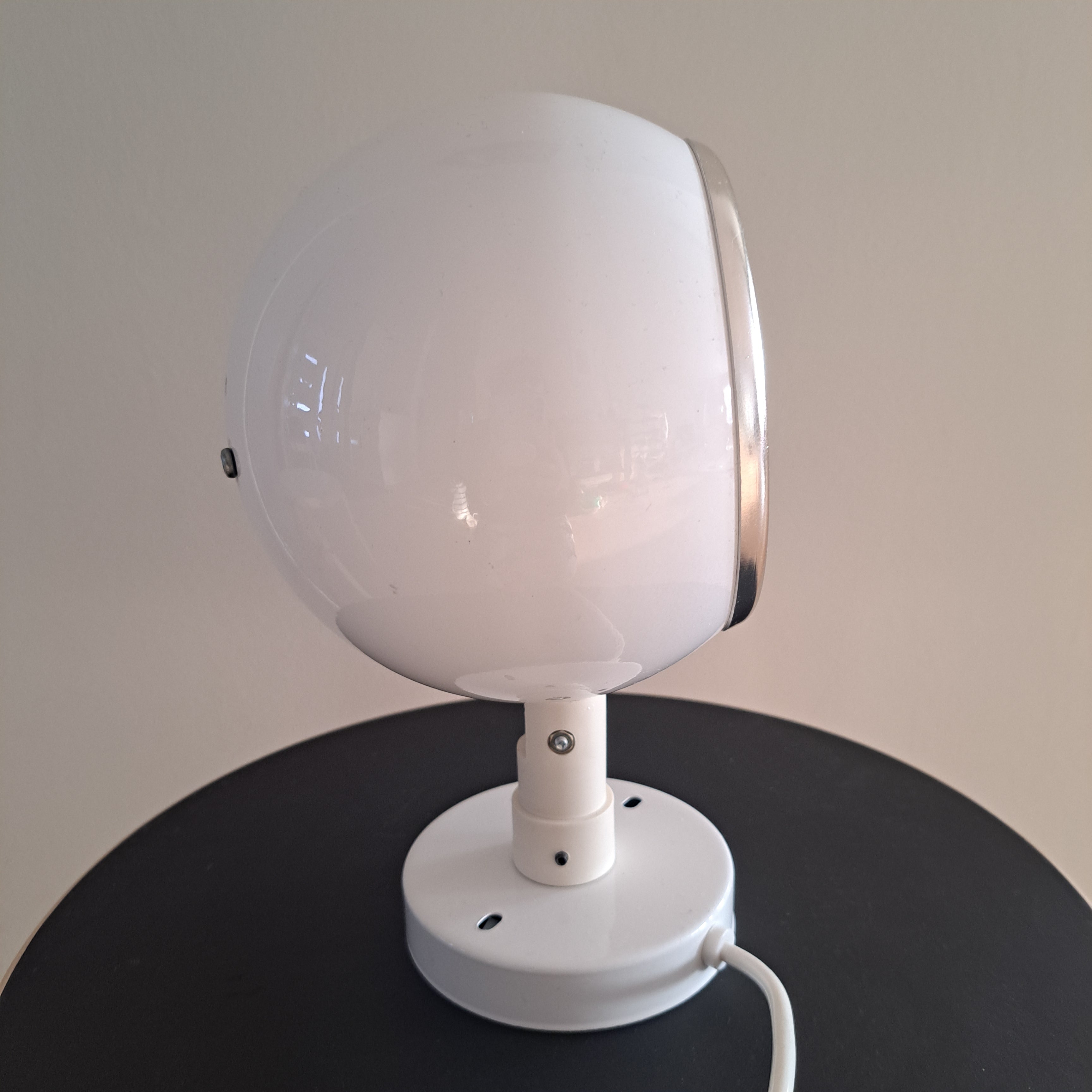 Valox, seinävalaisin