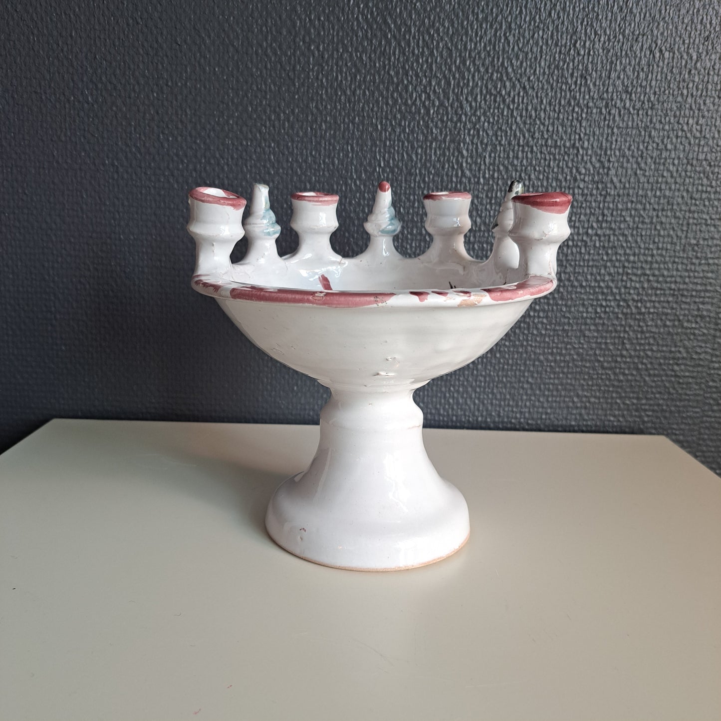 Kynttilänjalka ja kulho