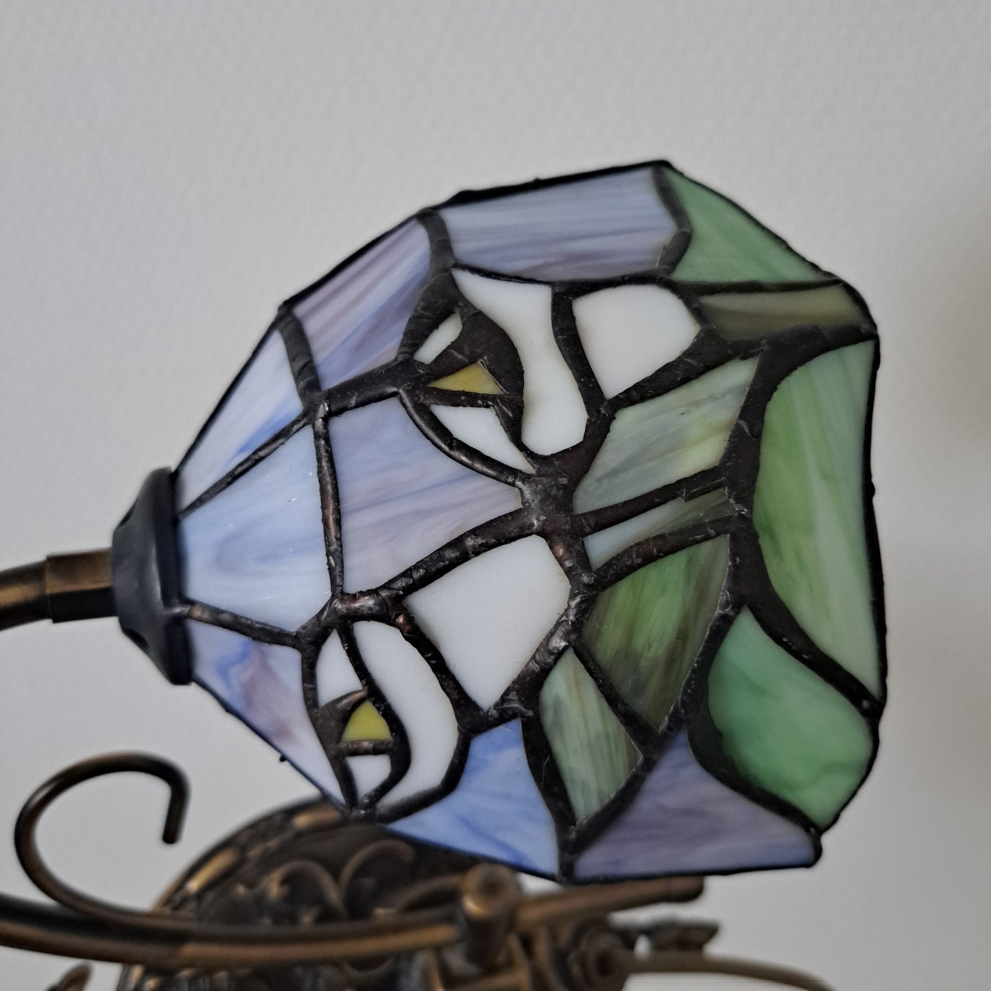 Tiffany seinälampetti