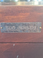 Elvi Jensen puinen korurasia
