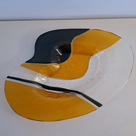 Lasilautanen, kelta-musta