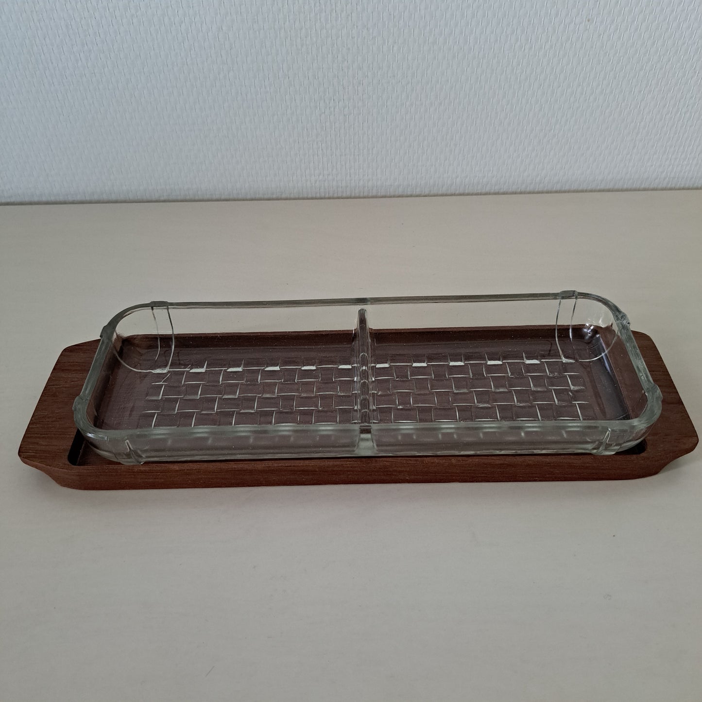 Teak-alunen ja lokerovati