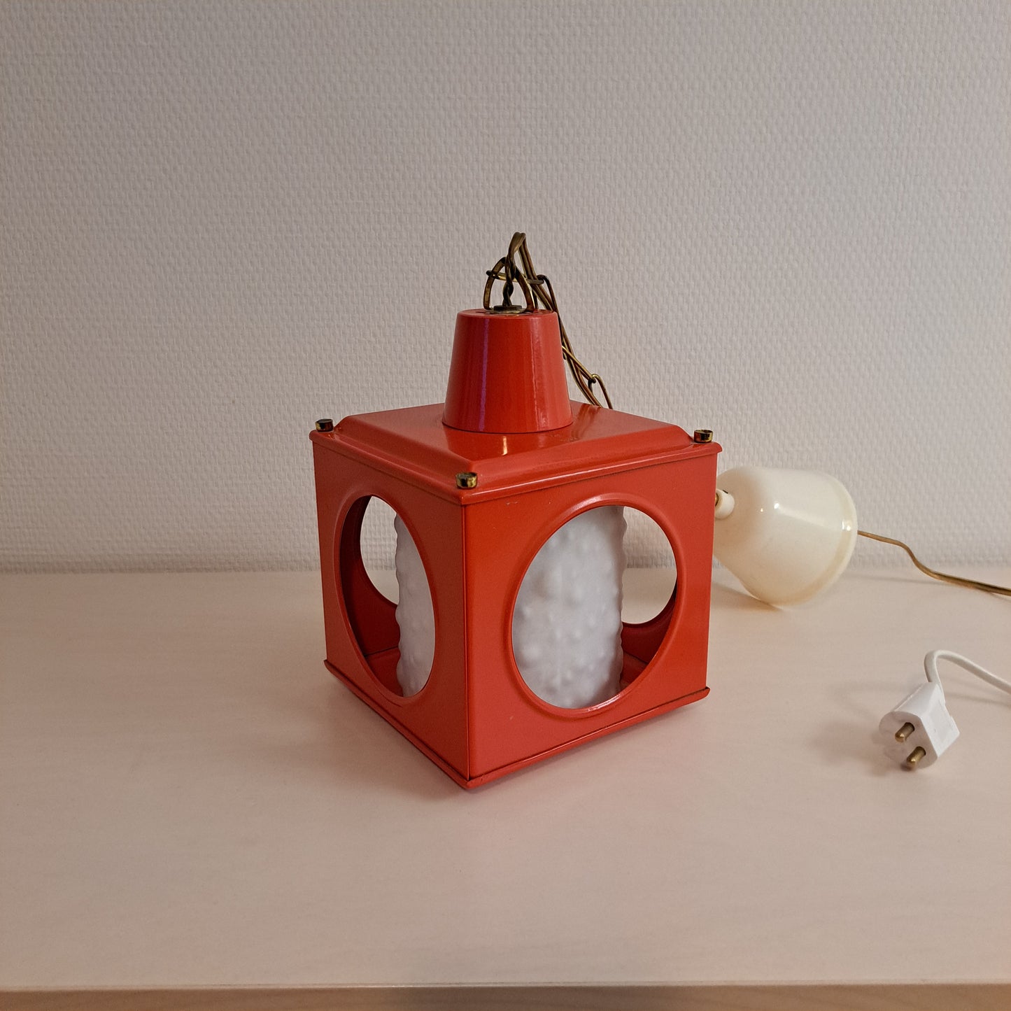 Valinte, vintage riippuvalaisin