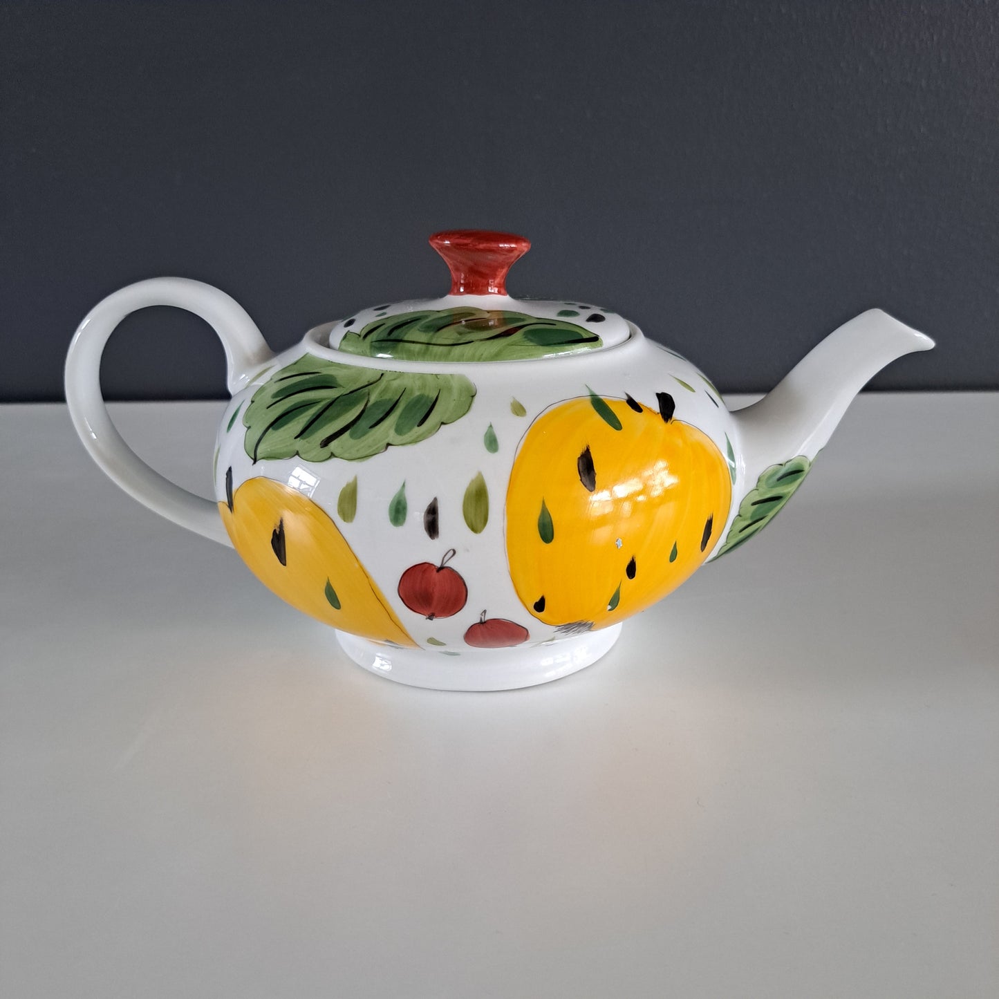 Helina Tilka, teekannu