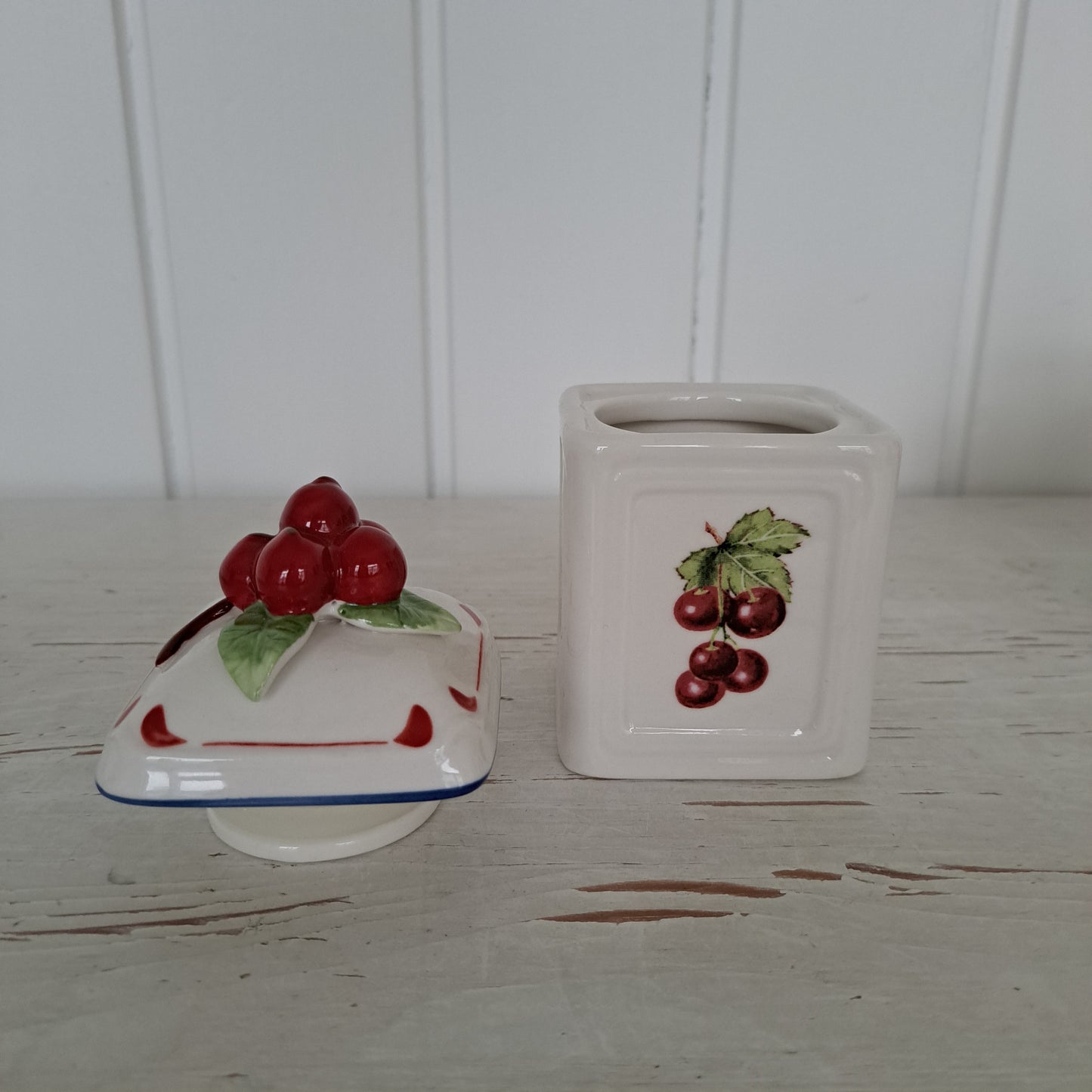 Villeroy & Boch, hillopurkit tarjottimella