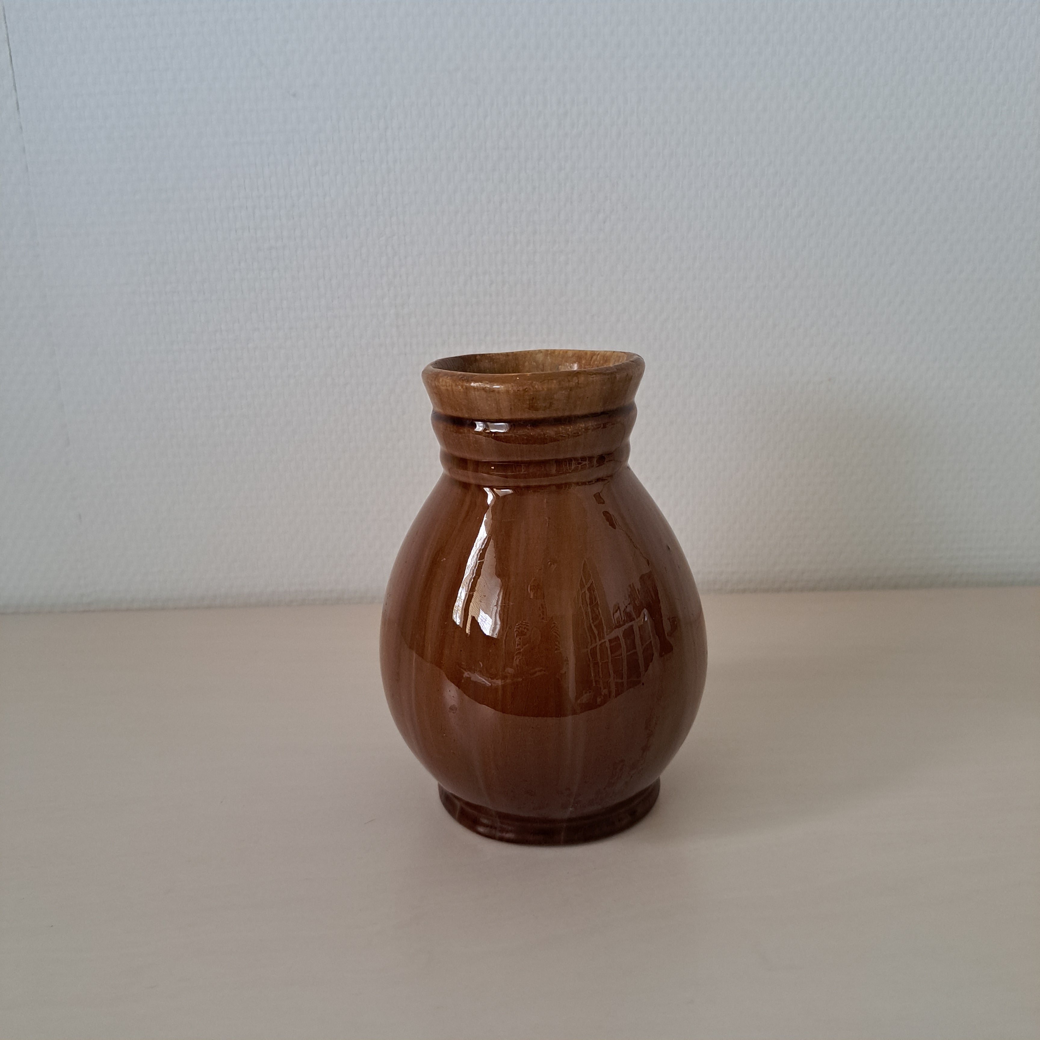 Kupittaan savi, maljakko, pyöreä