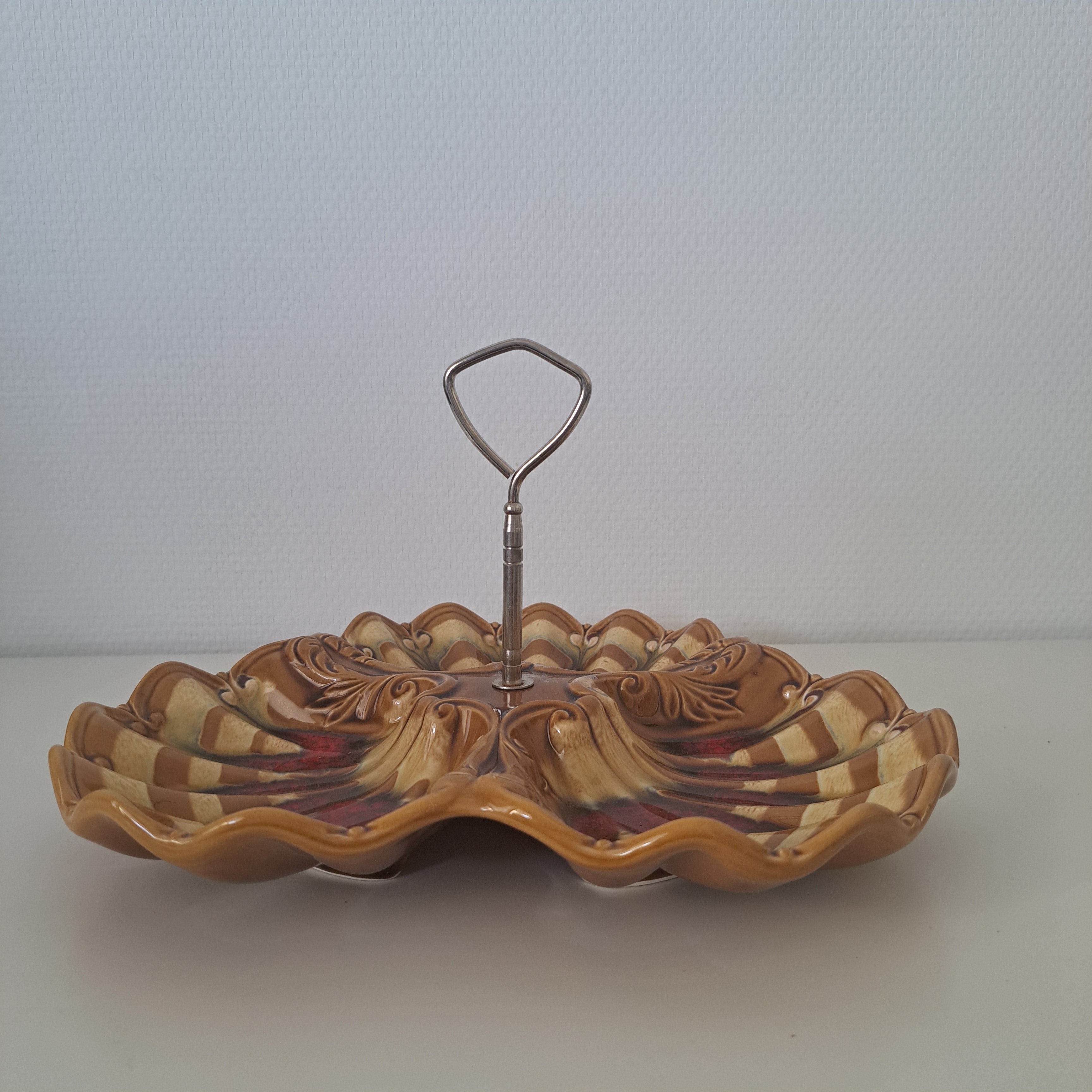 Serving dish, three compartments